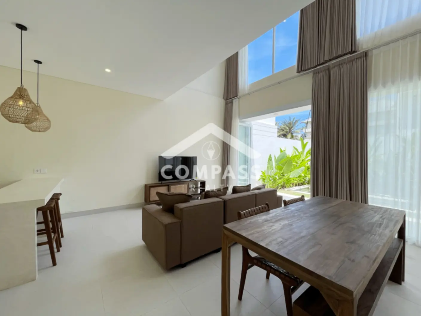Brand New Loft Walking Distance to the Beach — image 2