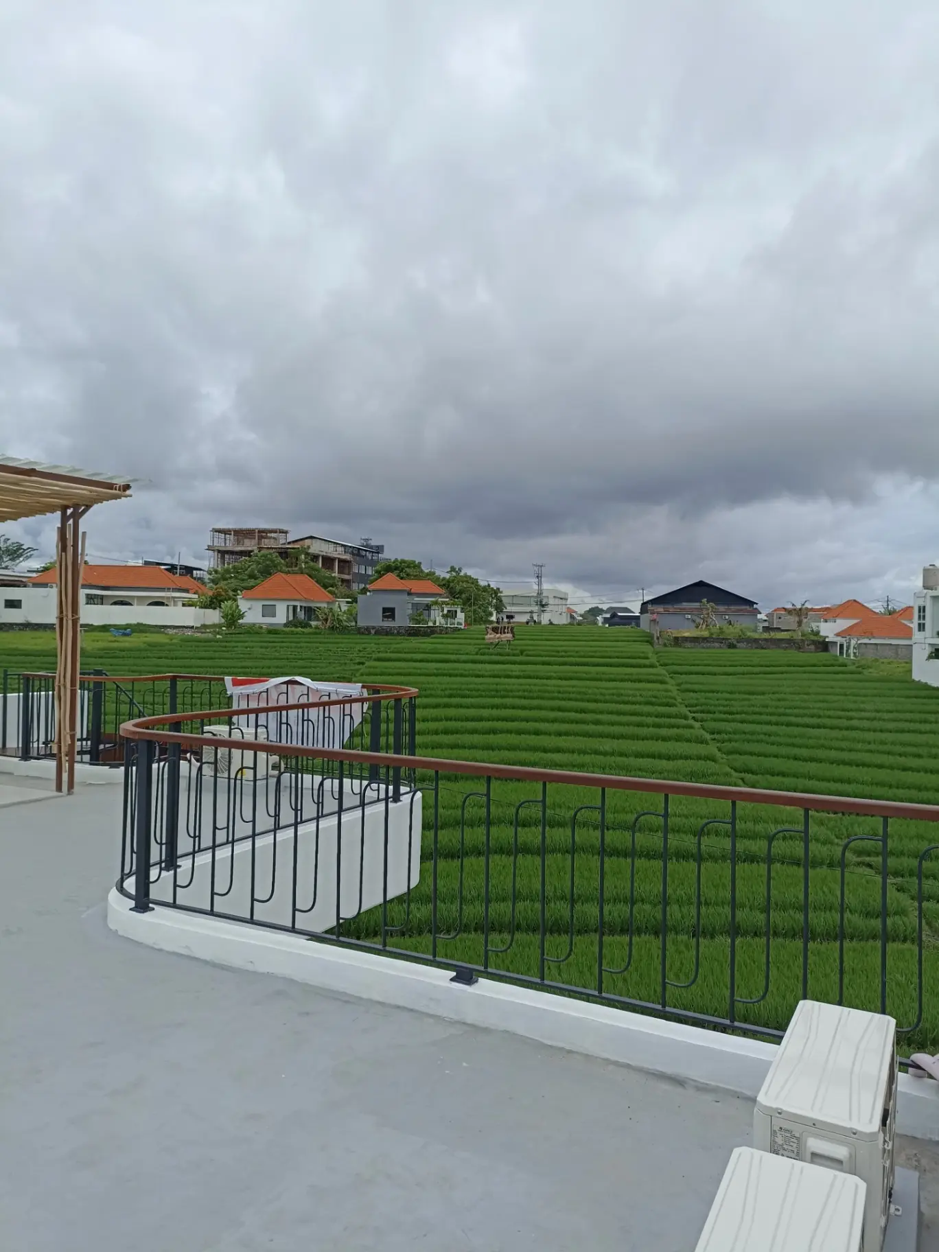Brand new semi furnished villa with rice field view in Pererenan — image 3