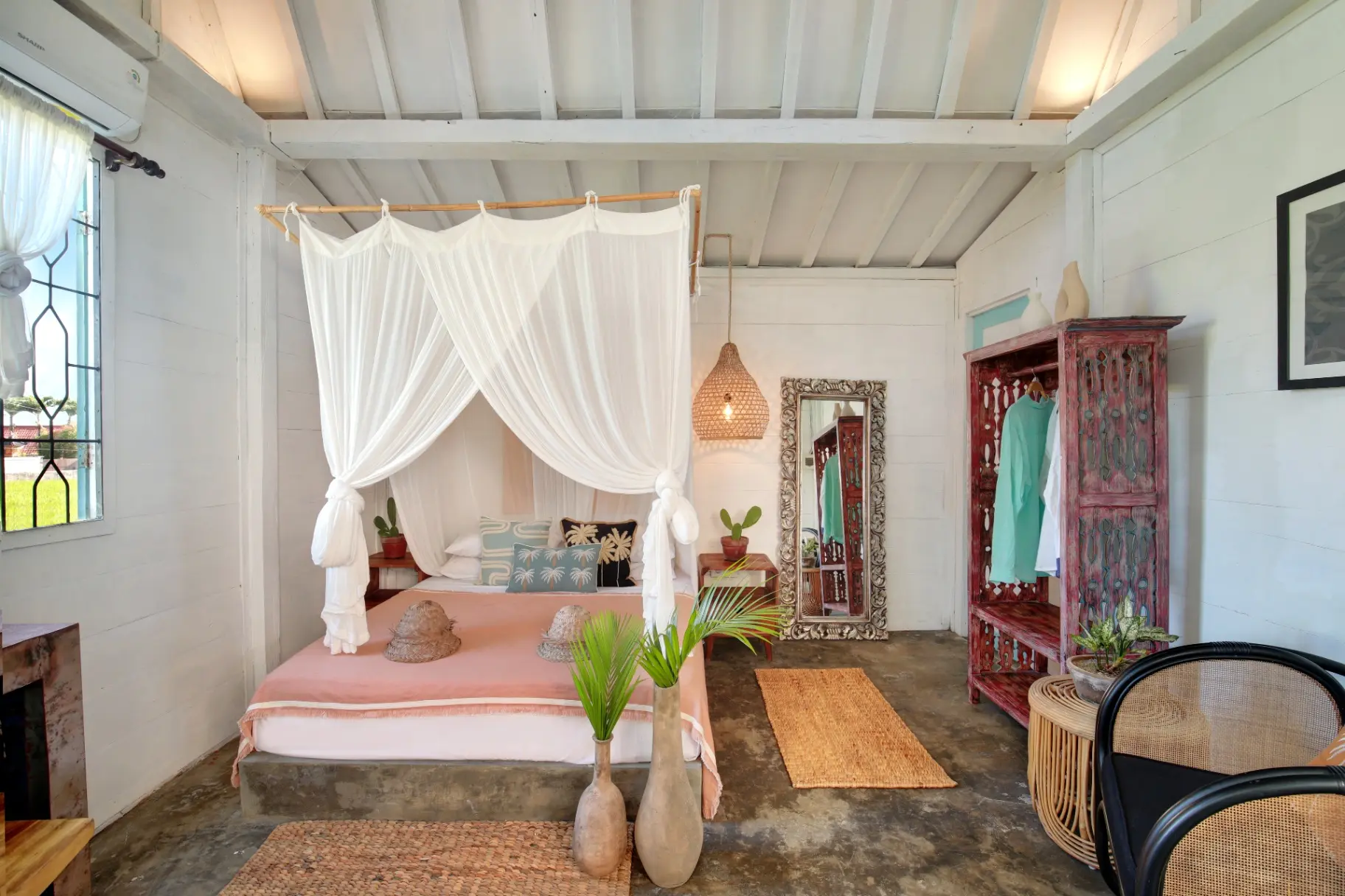 CANGGU 4 Bedroom best value beautiful pool villa in Babakan - bike parking only — image 2