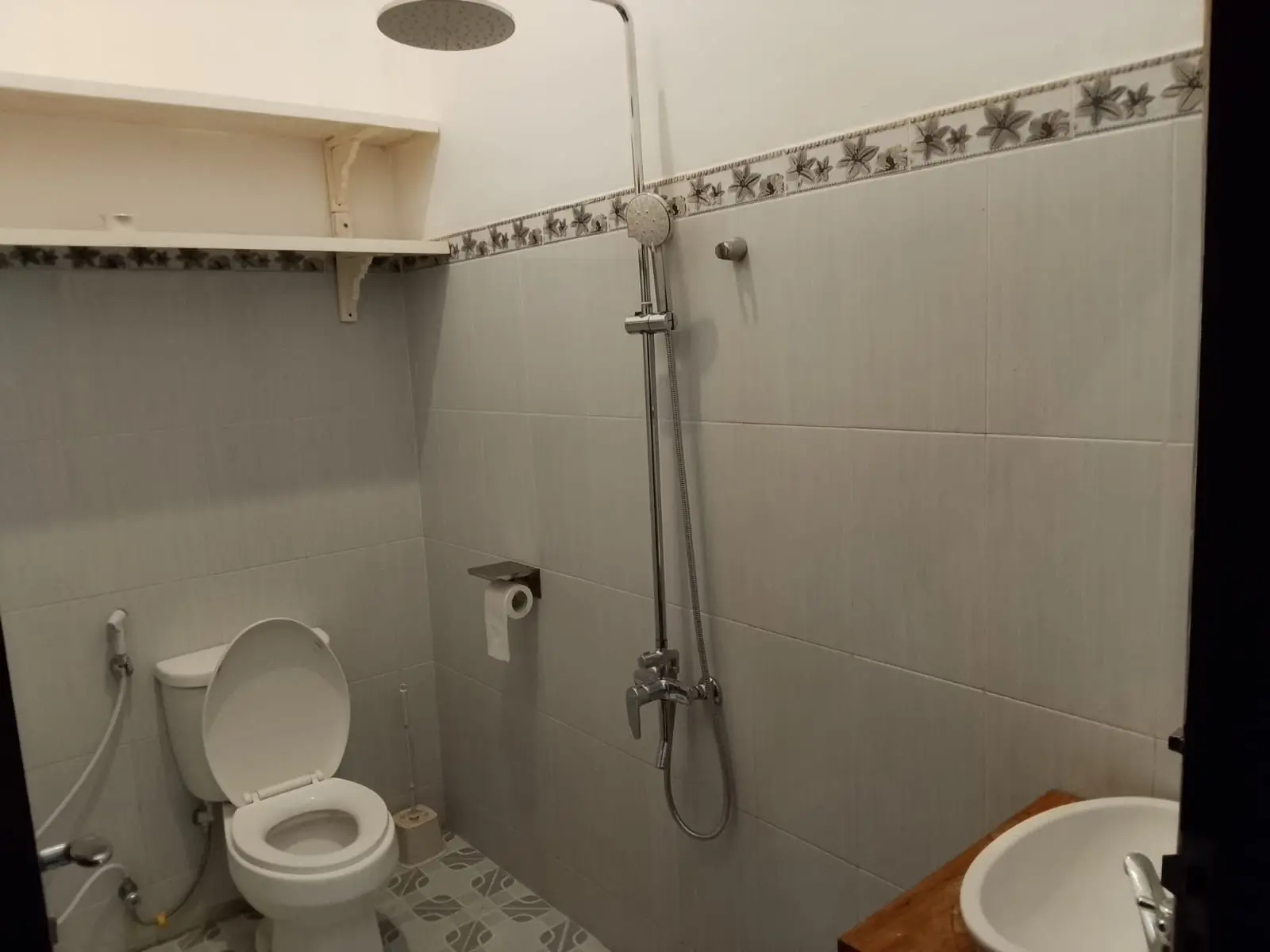 2 bedroom villa with pool in central Lovina — image 1