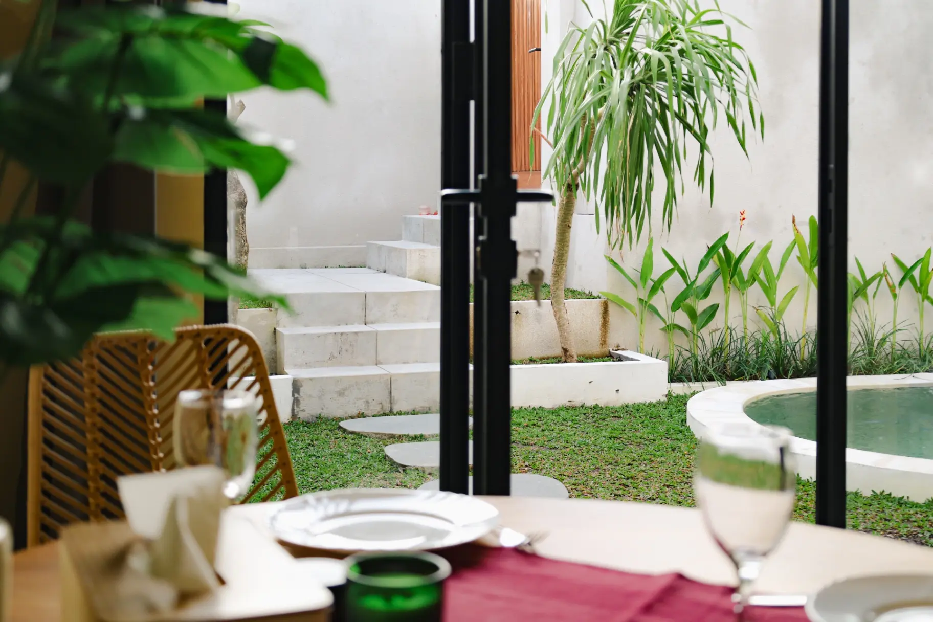 1BD Escape Green Villa Close to the Beach