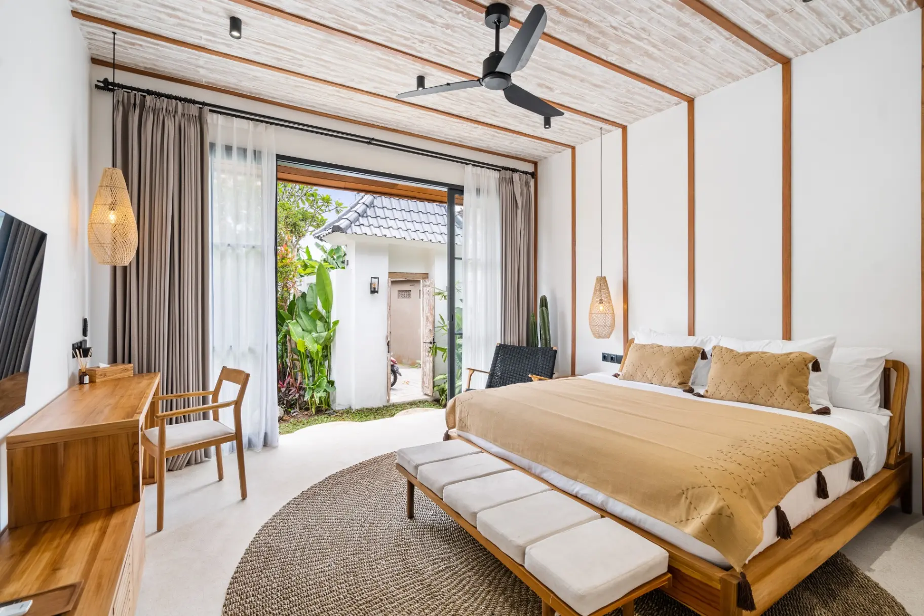 Alicante- 2BR Luxury Ubud Villa - Pool Garden & Bathtubs — image 2