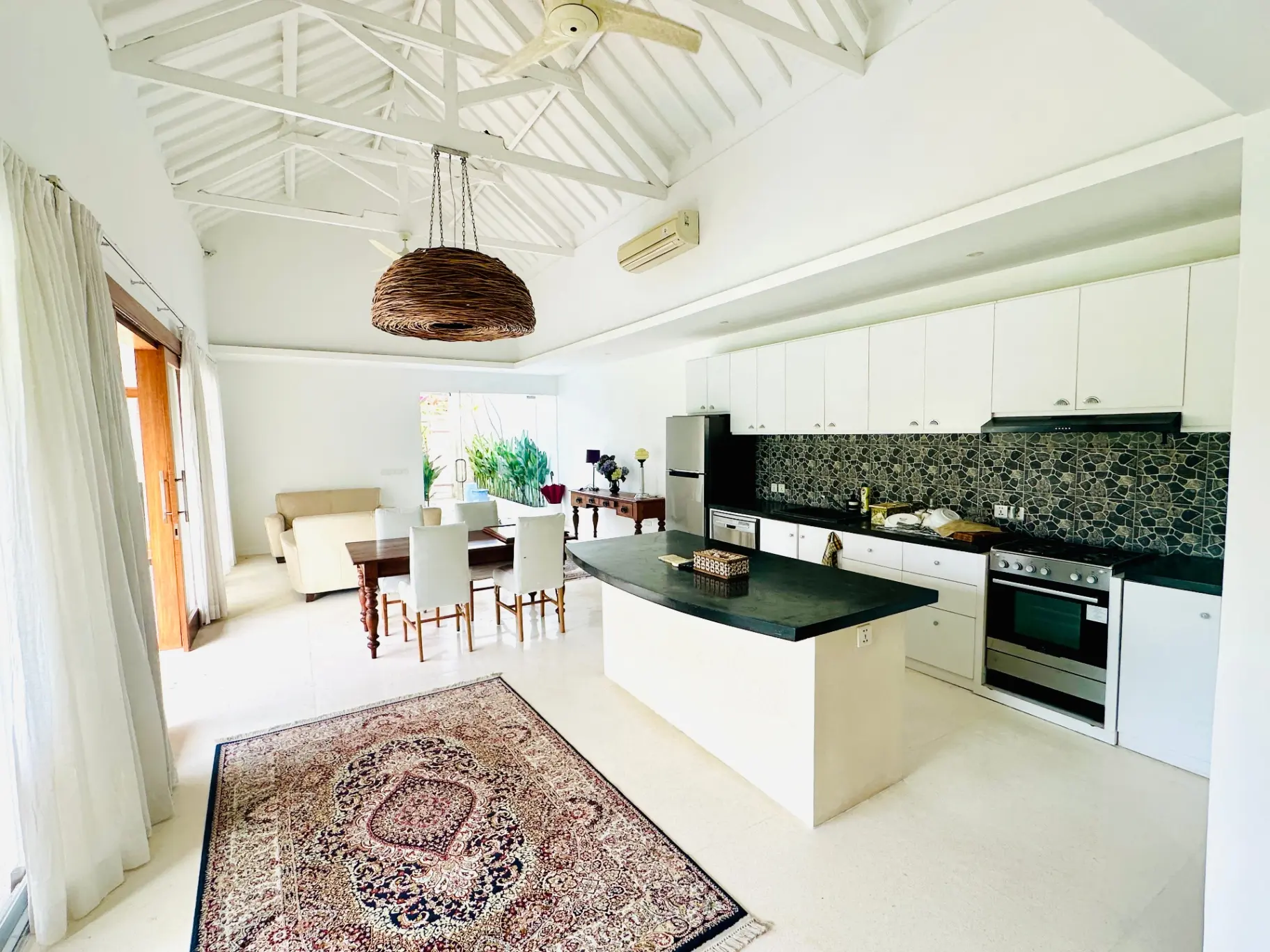 2 bedroom/2.5 Bath villa for longterm rental on Bumbak Umalas — image 1