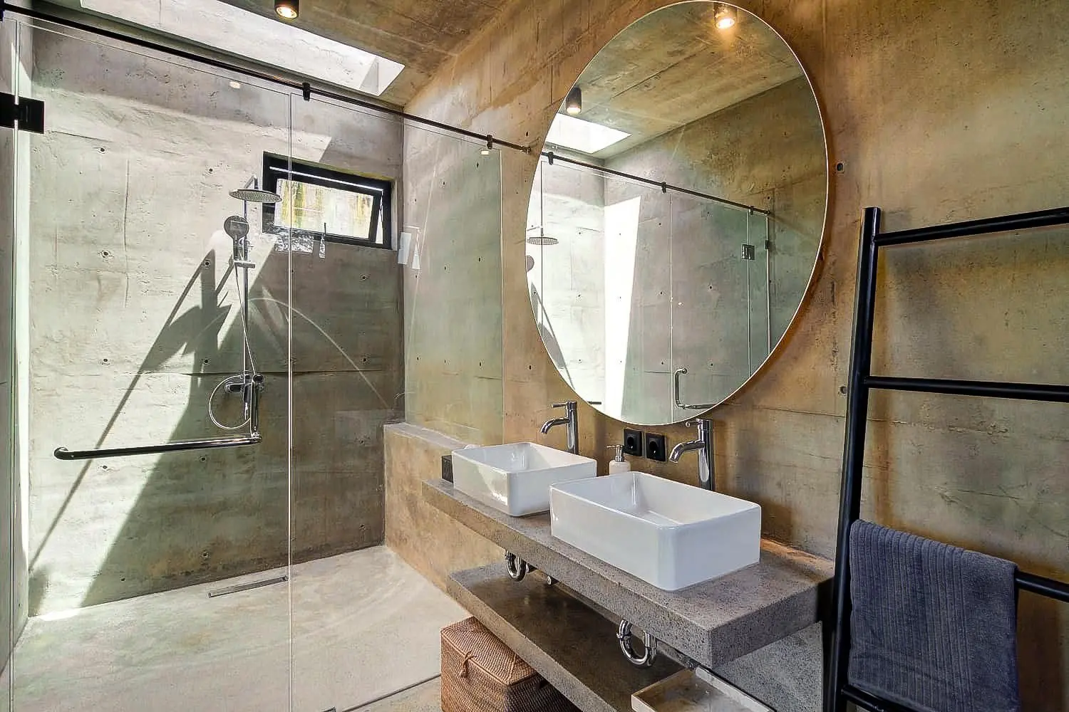 Modern Luxury Villa in Tumbak Bayu Pererenan – Industrial Elegance Meets Tranquility — image 4