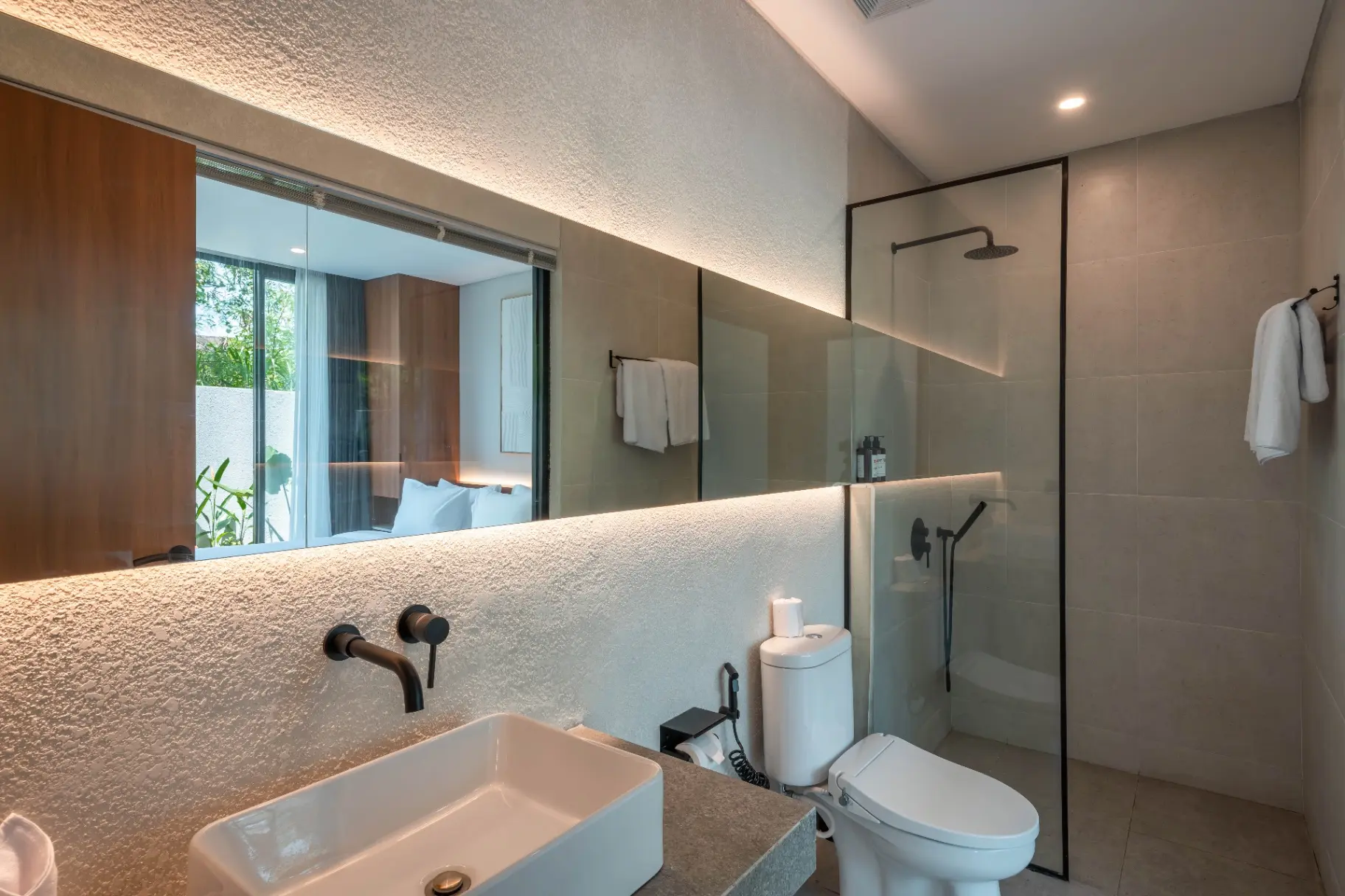 Sadila Estate - Cozy and Minimalistic 2BR Pool Loft in Berawa — image 4