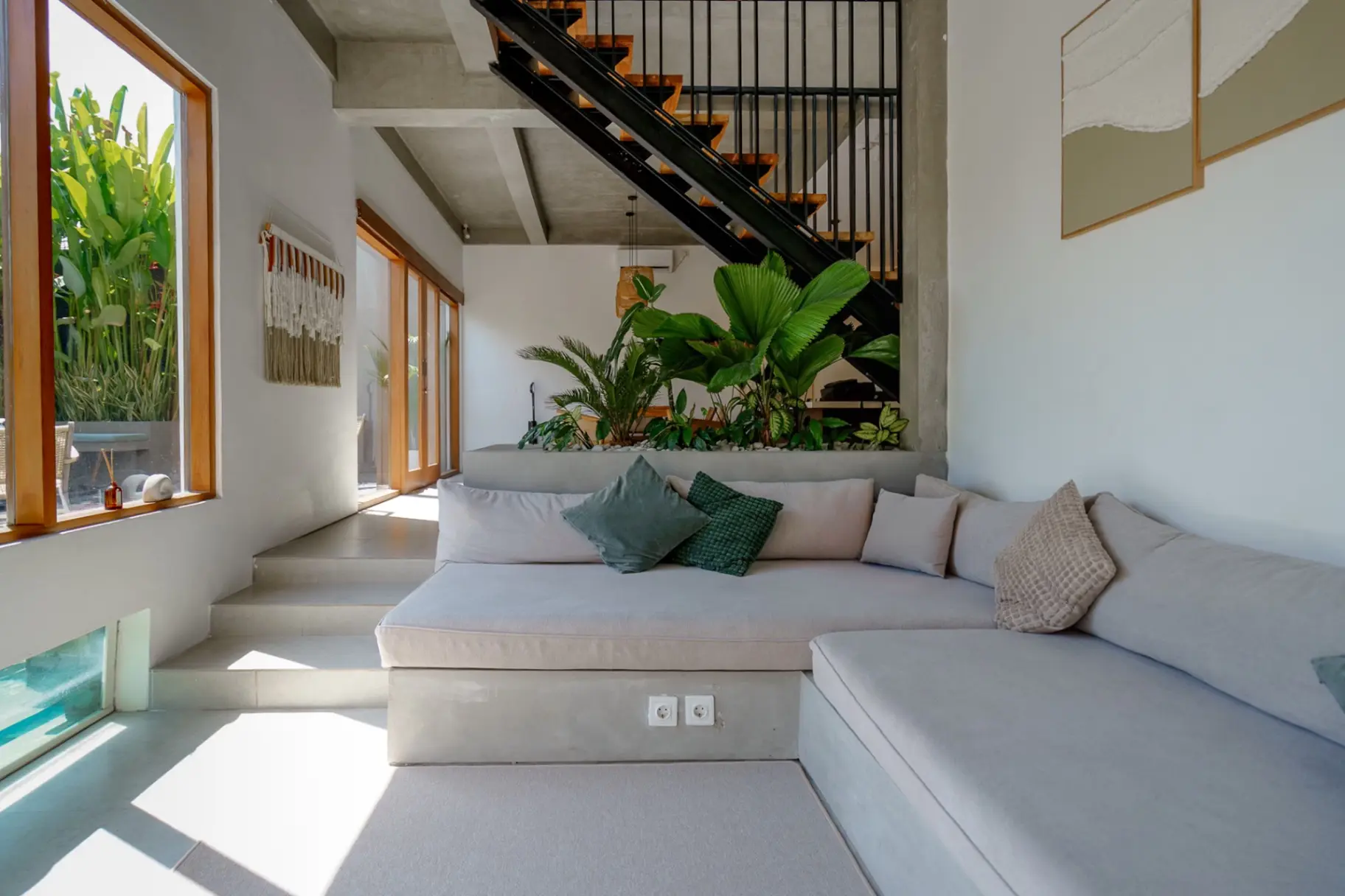 Octo 4 | Modern Villa with Pool & Rice Field View
