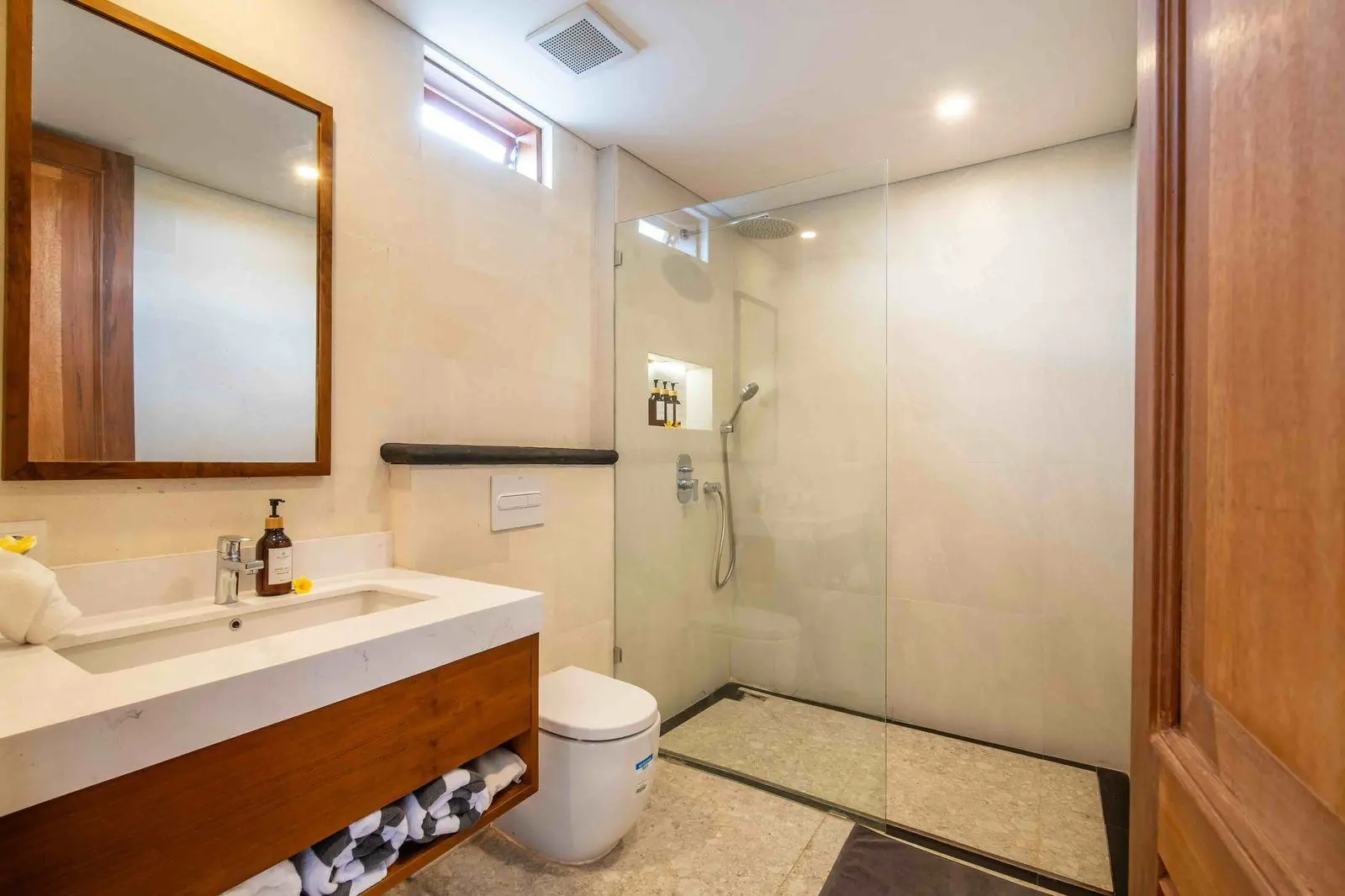 #136 1Bedroom Loft Villa in Canggu — image 3