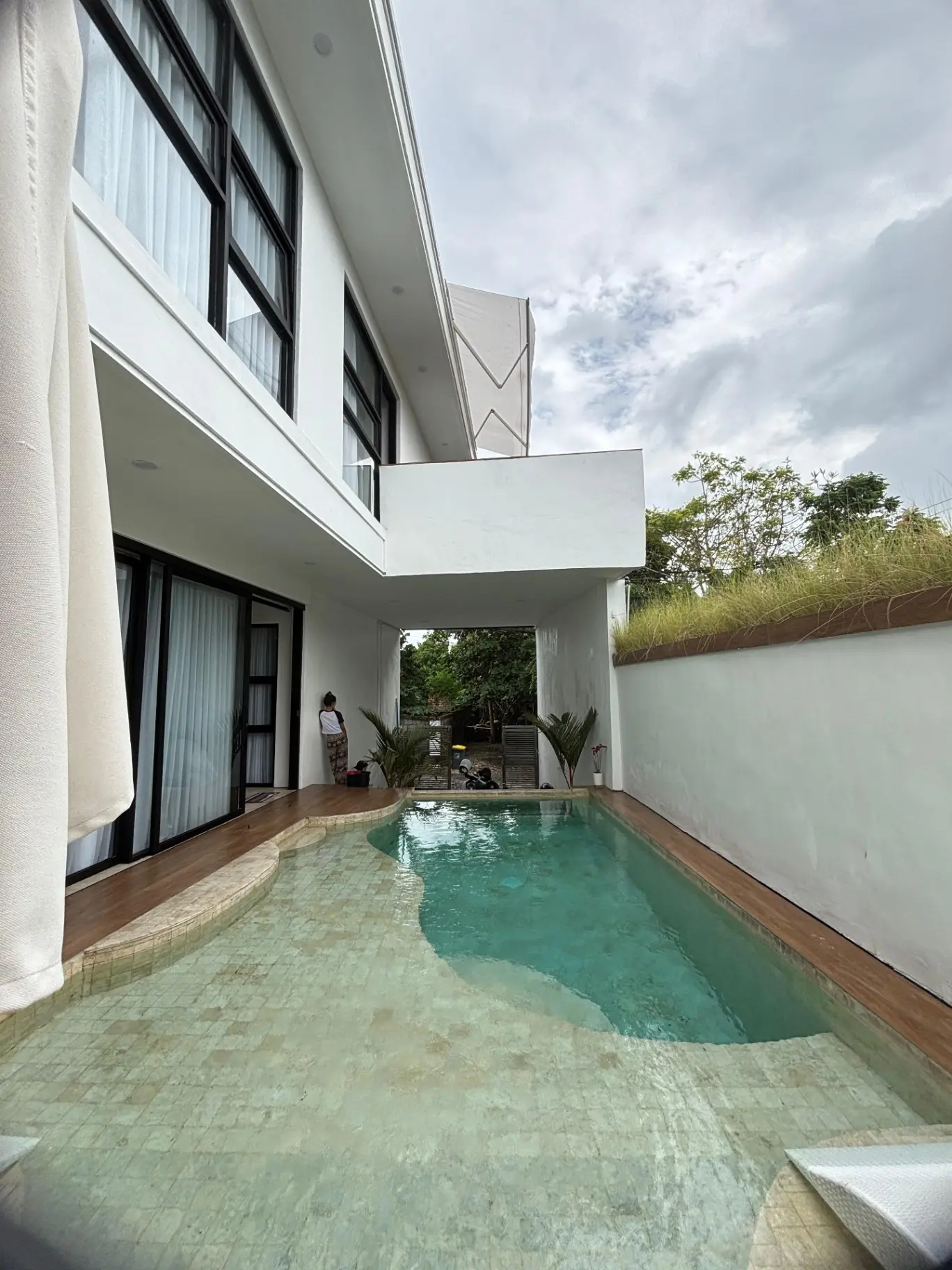 Brand New Villa 5 Bedroom Just 12 Minute to Melasti Beach in Balangan Uluwatu — image 1
