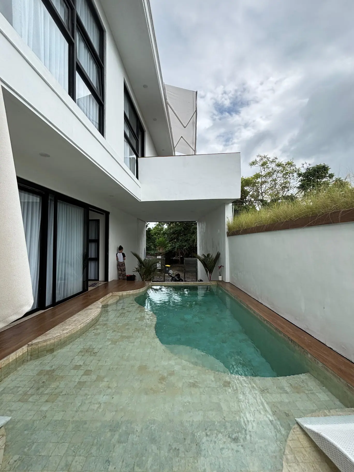Brand New Villa 5 Bedroom Just 12 Minute to Melasti Beach in Balangan Uluwatu — image 2