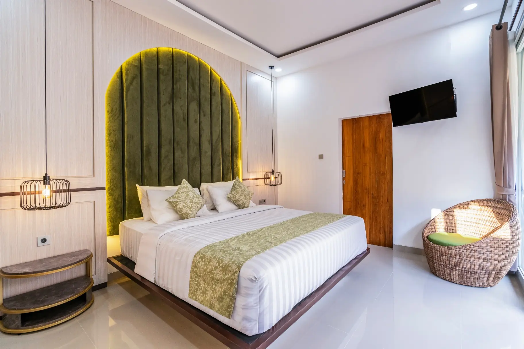 2BR Tropical Modern Retreat w/ Pool Prime Seminyak — image 1