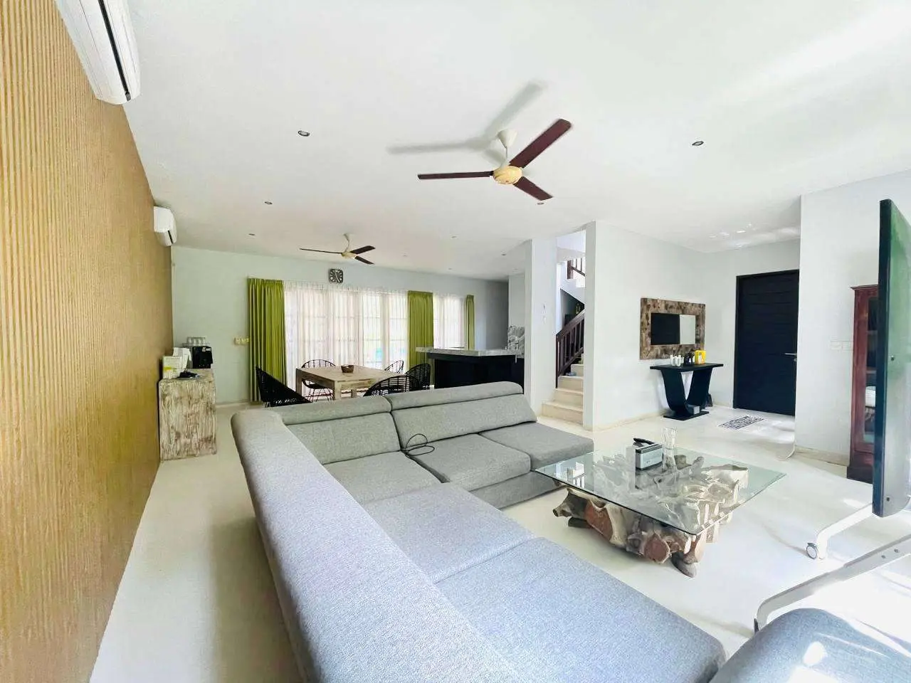 4 BEDROOM VILLA IN UMALAS - AF401 — image 2