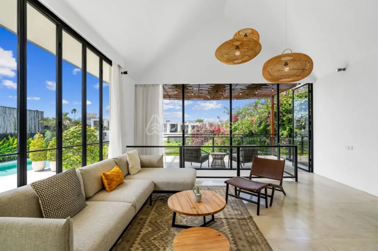 Stylish 3-Bedroom Villa in the Heart of Berawa — image 1