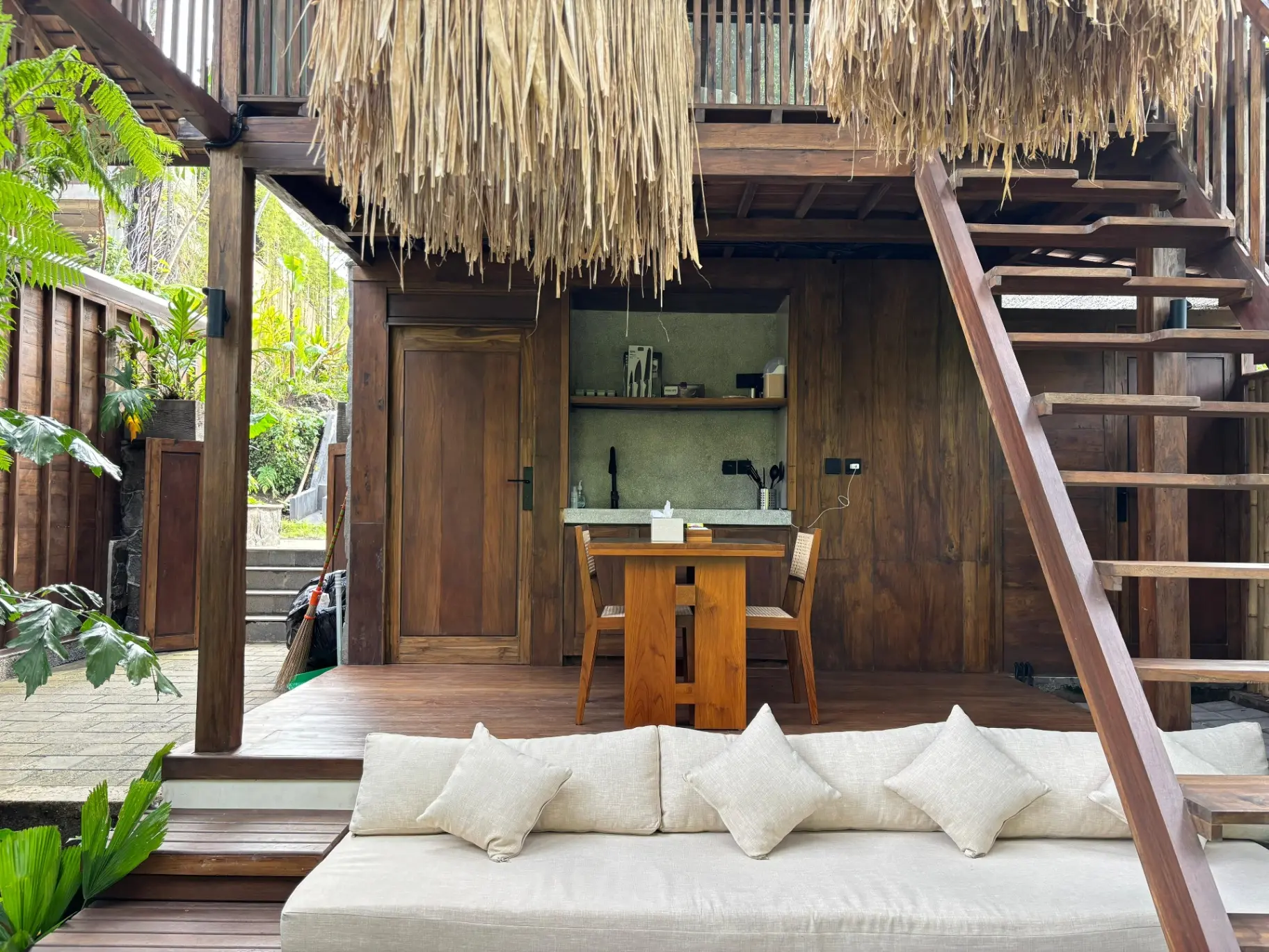 Brand New Villa 1 Bedroom Private Pool in Ubud with River & Jungle View — image 2
