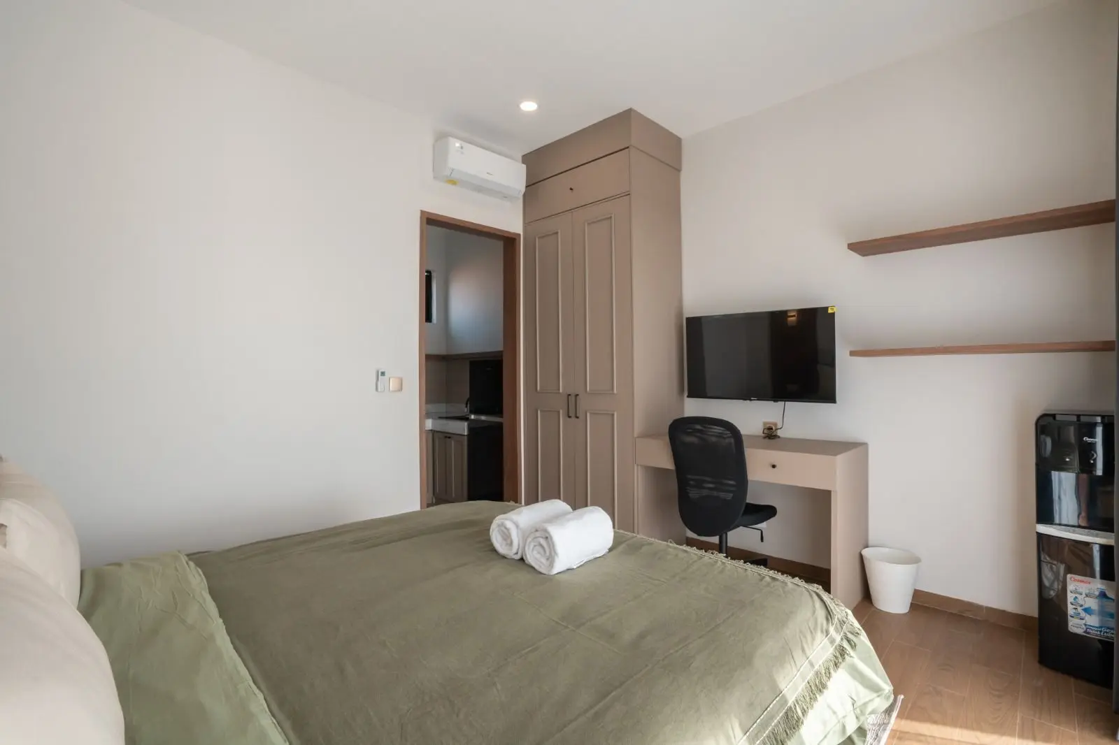 735 1 Bedroom Studio Apartment in the Heart of Canggu 🌴 — image 1