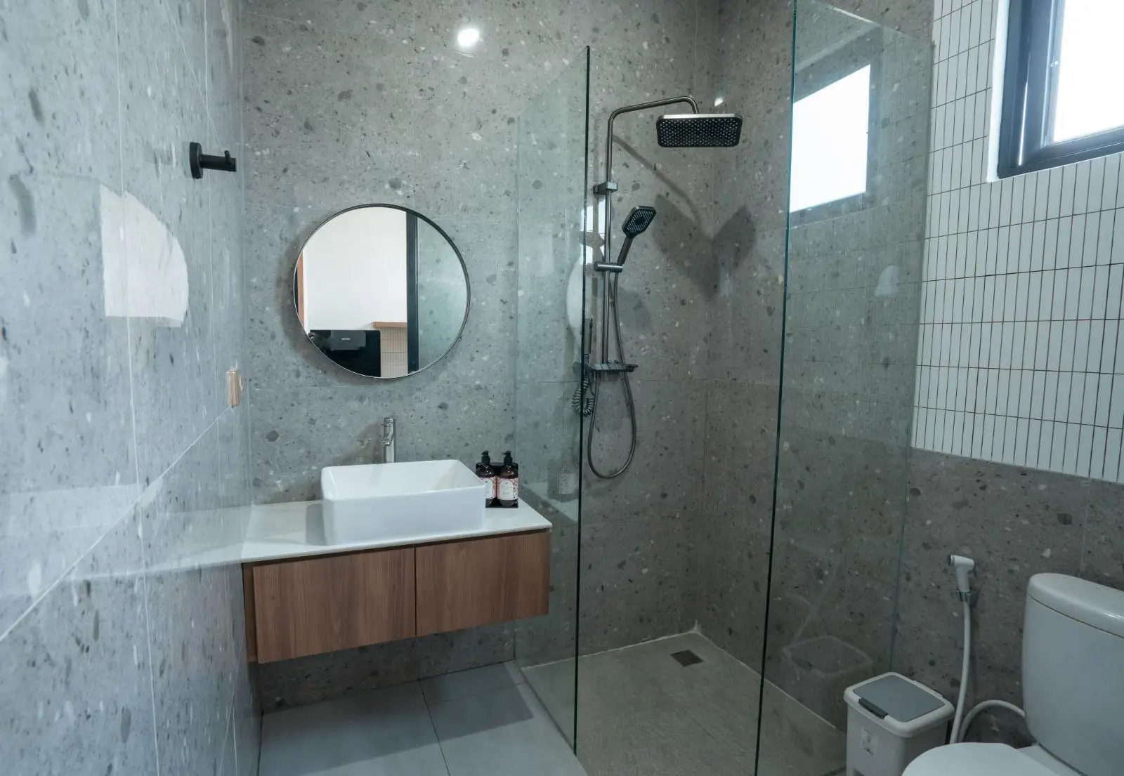 735 1 Bedroom Studio Apartment in the Heart of Canggu 🌴 — image 4