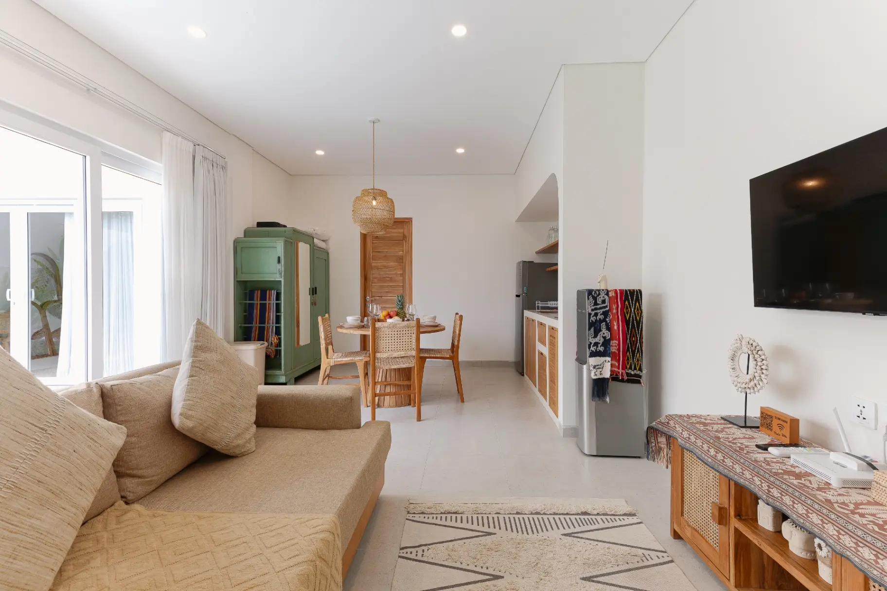 Mata Biru - Luxe 2BR Uluwatu | Pool Rooftop & Near Cafés — image 1