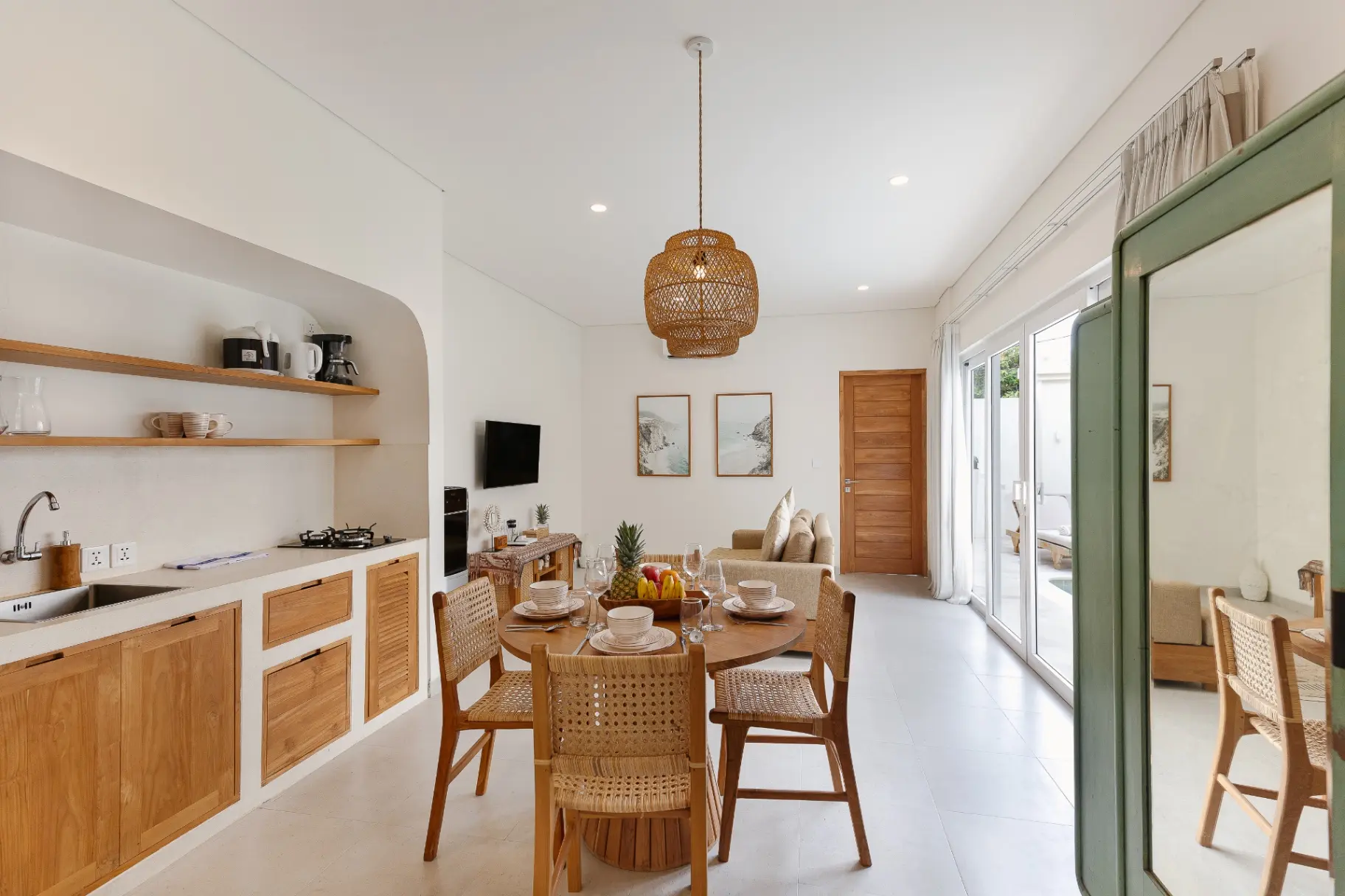 Mata Biru - Luxe 2BR Uluwatu | Pool Rooftop & Near Cafés — image 2