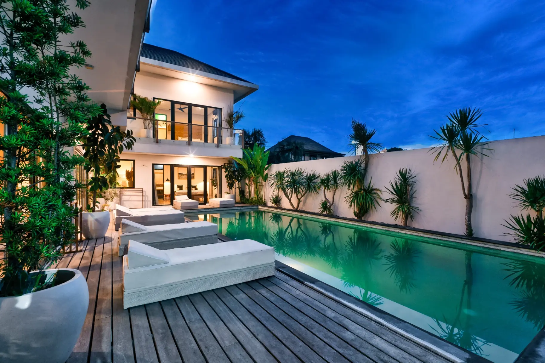 5BR Lux Beachside Villa w/ Pool & Patio in Canggu — image 1