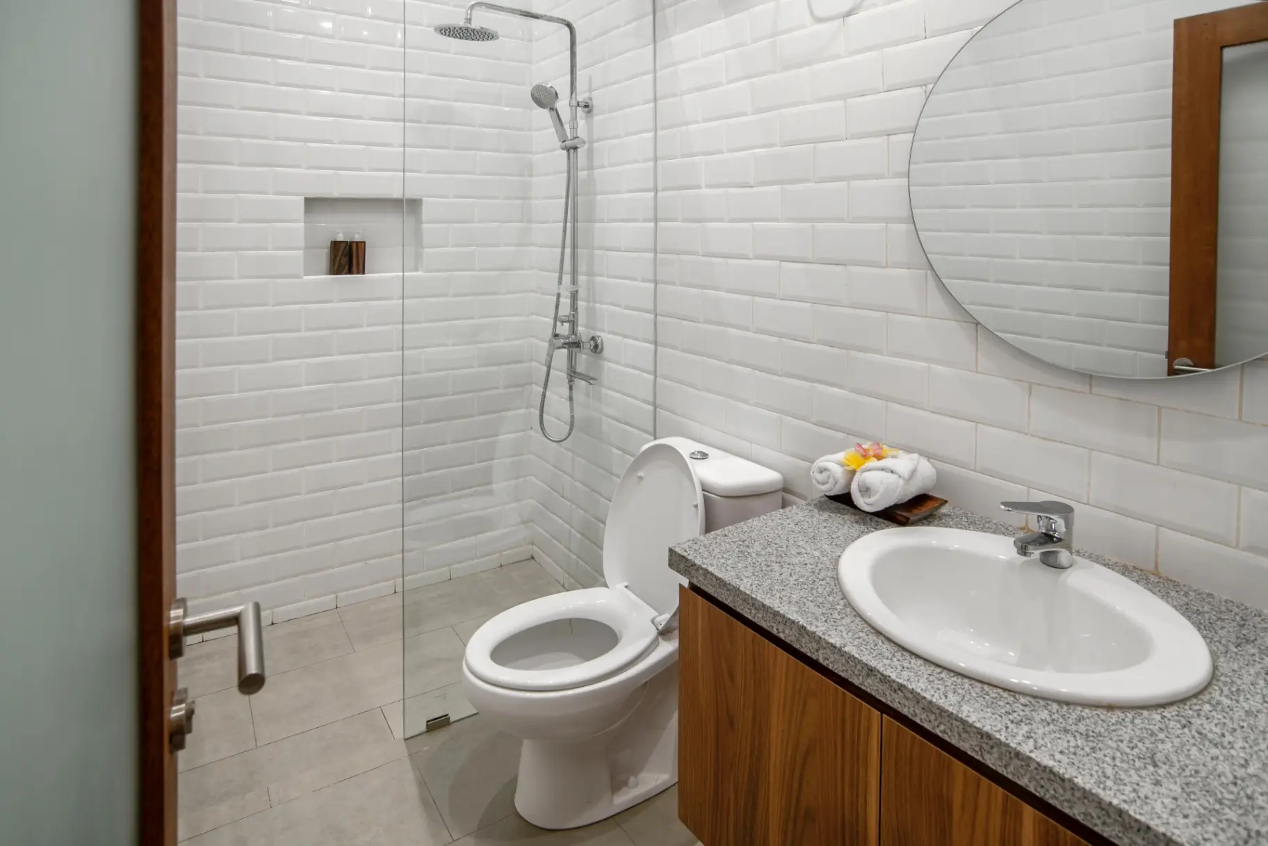 New 1BR Modern & Stylish Apartment in Berawa Heart — image 3
