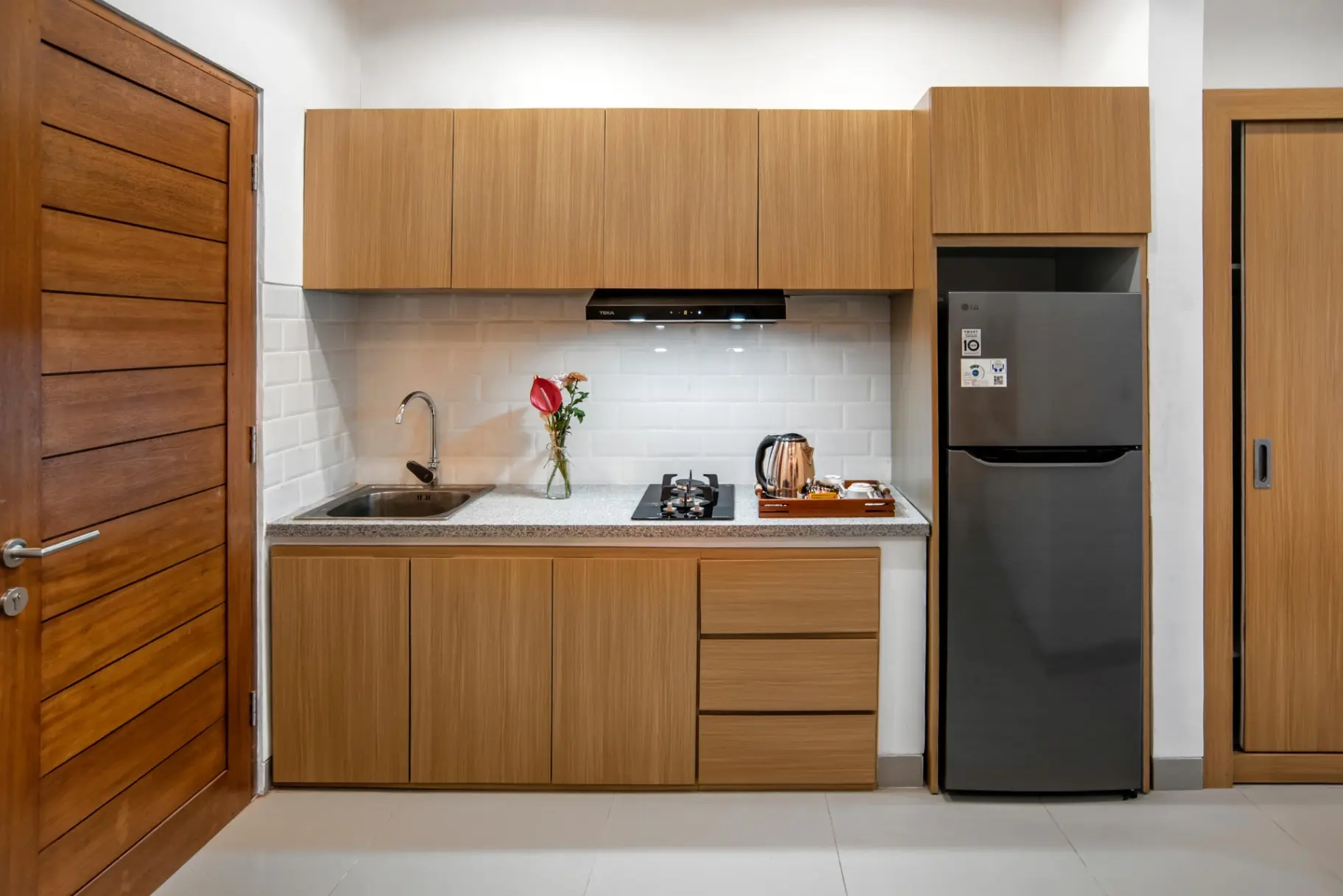 New 1BR Modern & Stylish Apartment in Berawa Heart — image 4