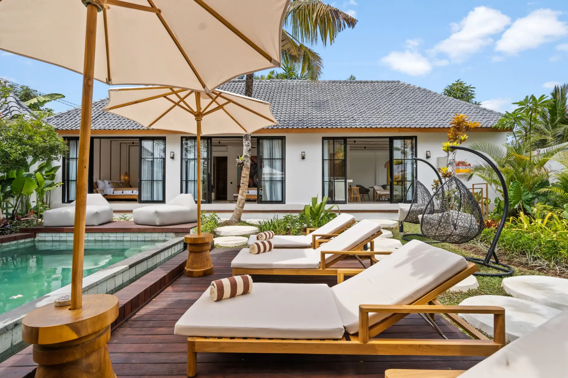 Alicante-2BR Luxury Designer Villa w/ Pool & Garden
