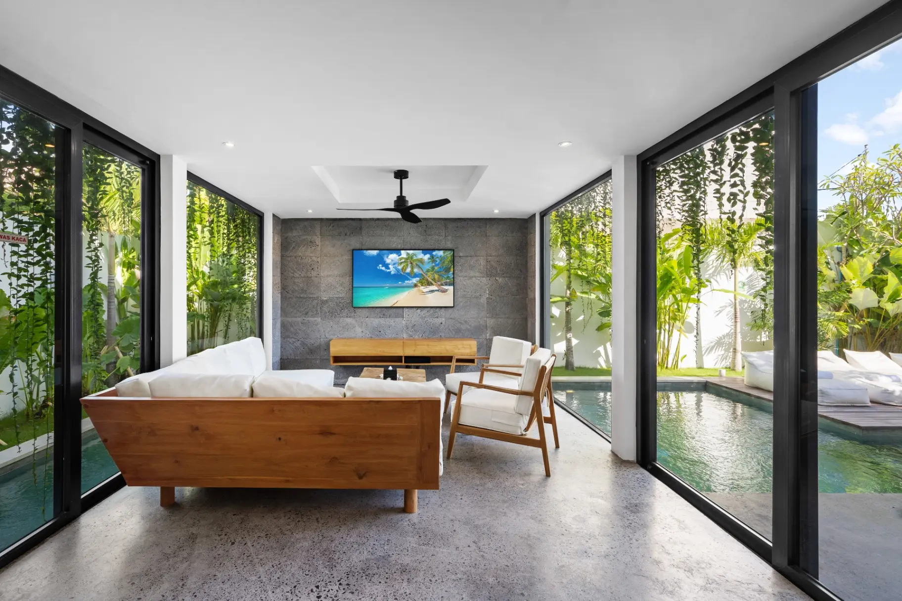 Bahagia - Tropical Luxury 3BR Villa in Umalas — image 3
