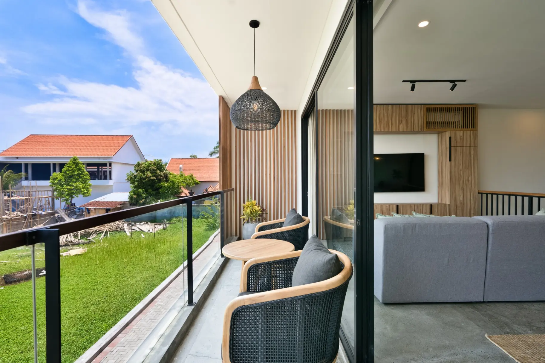 Berawa Townhouse Unit 5 - 2BR Paddy View Villa w/ Rooftop & Jacuzzi