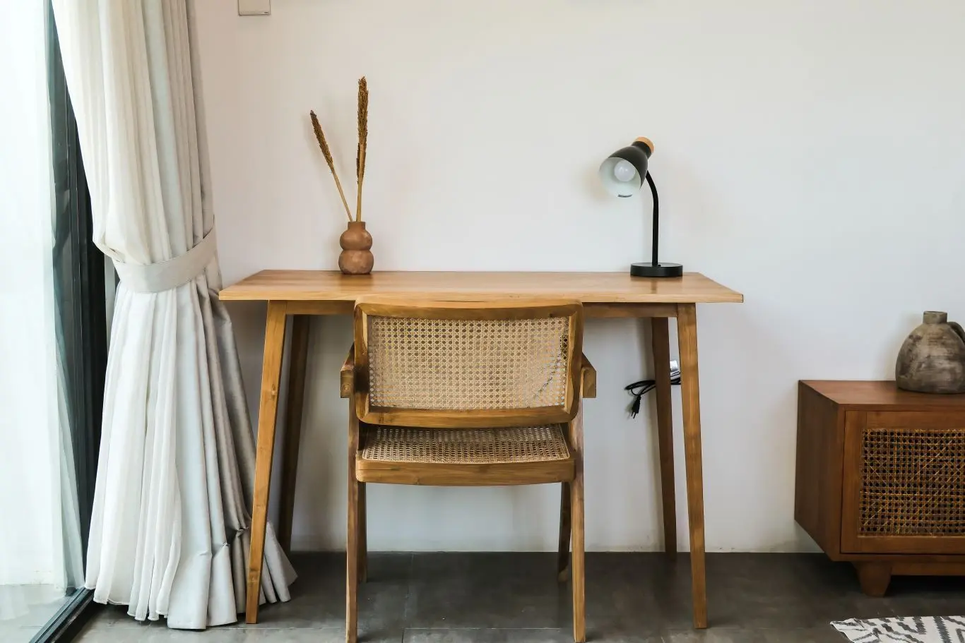 3-Level 1BR w/ Kitchen & View — image 3