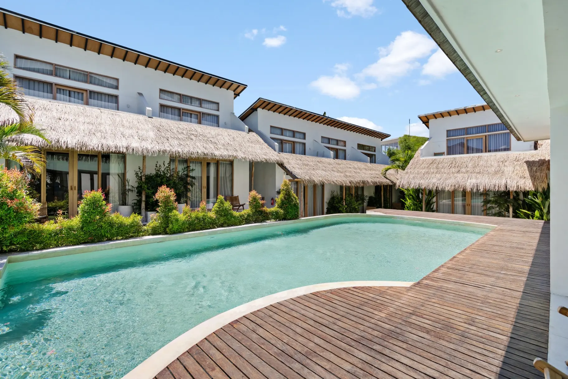 Berawa Village - Canggu 1BR Sleek Apart | Balcony & Pool Access