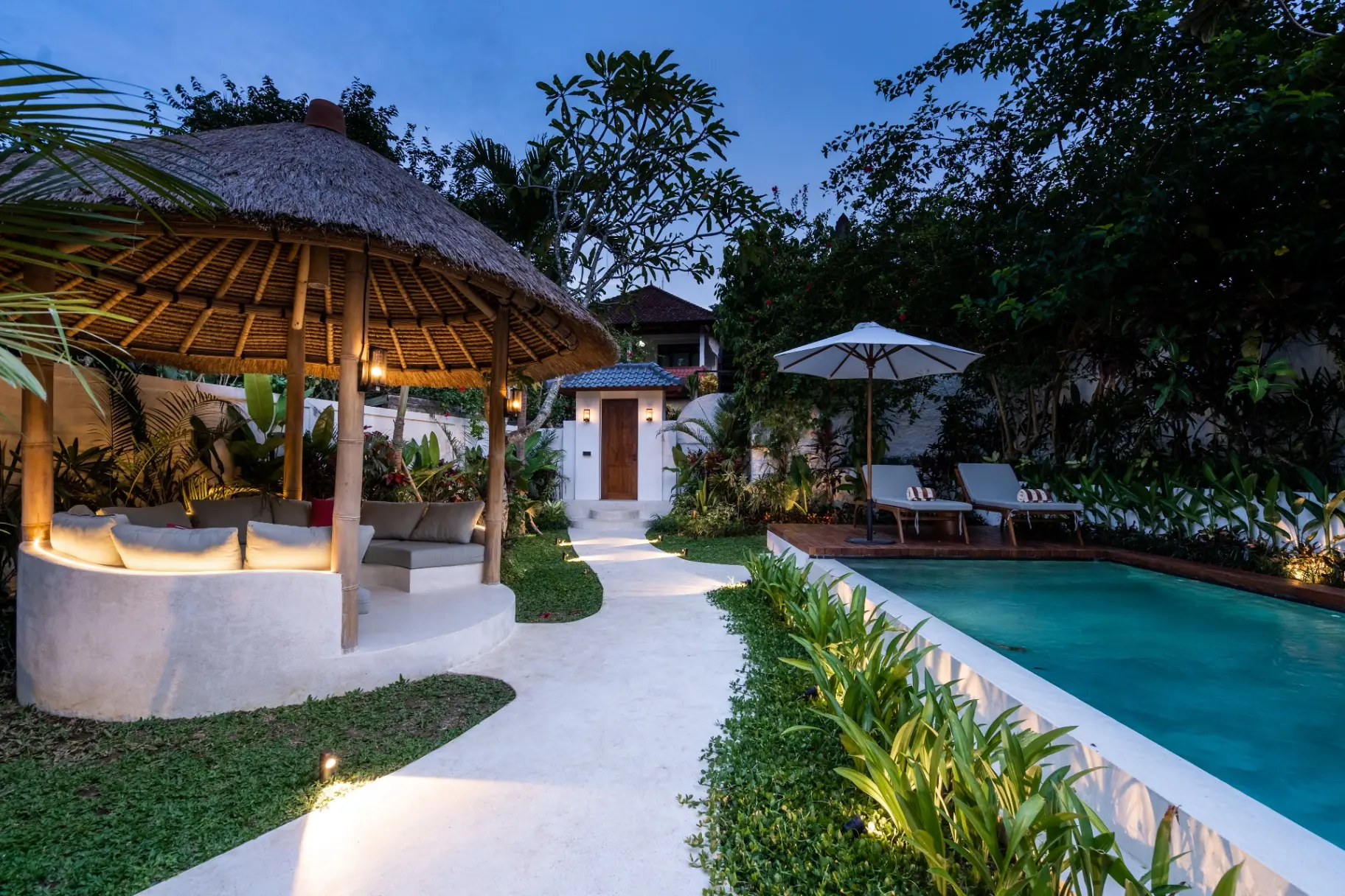 Capri - Ubud 2BR Designer Villa - Gazebo Poolside & Garden