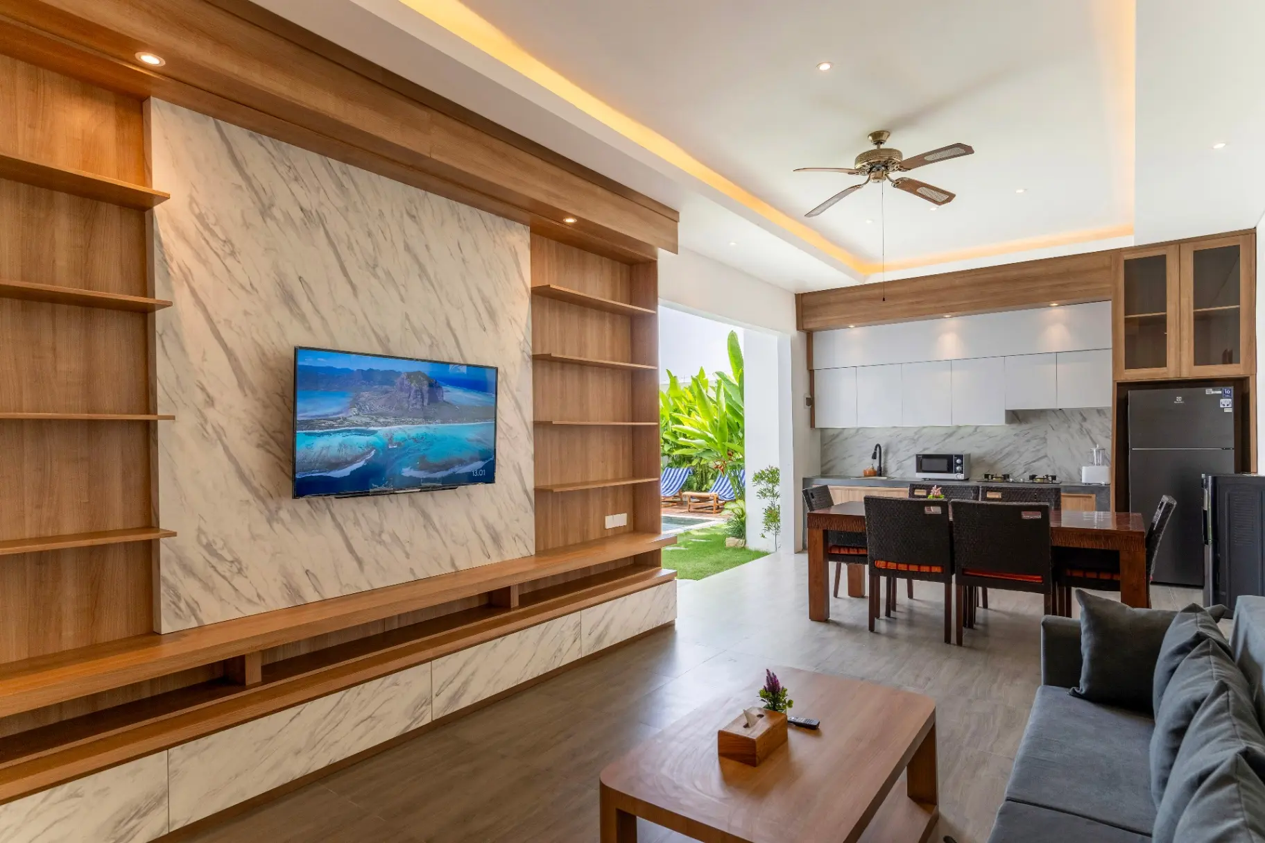 Casa Dua - 3BR Family Villa in Pererenan w/ Pool — image 4
