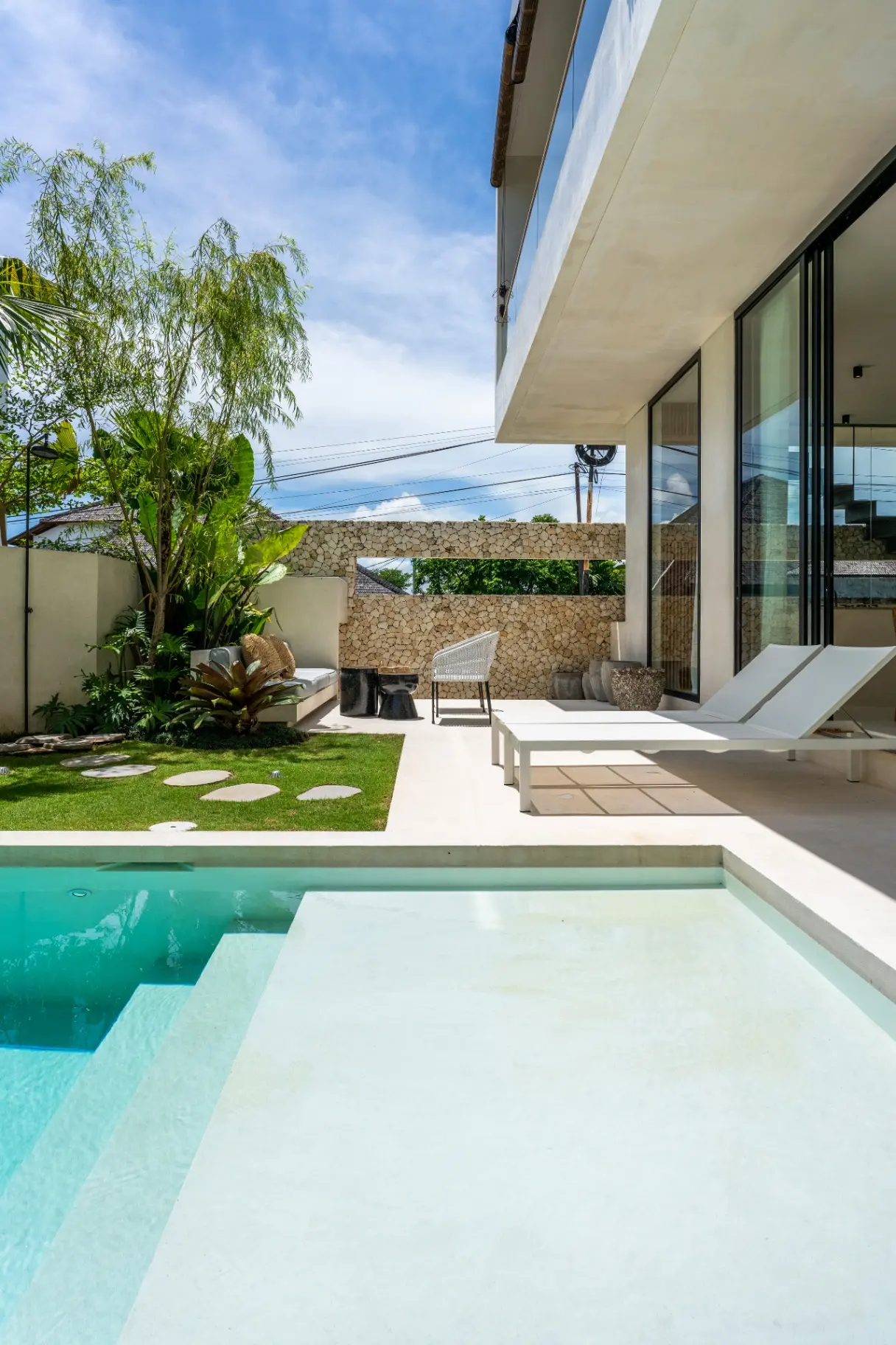 Casa Umalas - Exclusive 2BR Garden-Pool Villa Canggu Center — image 2