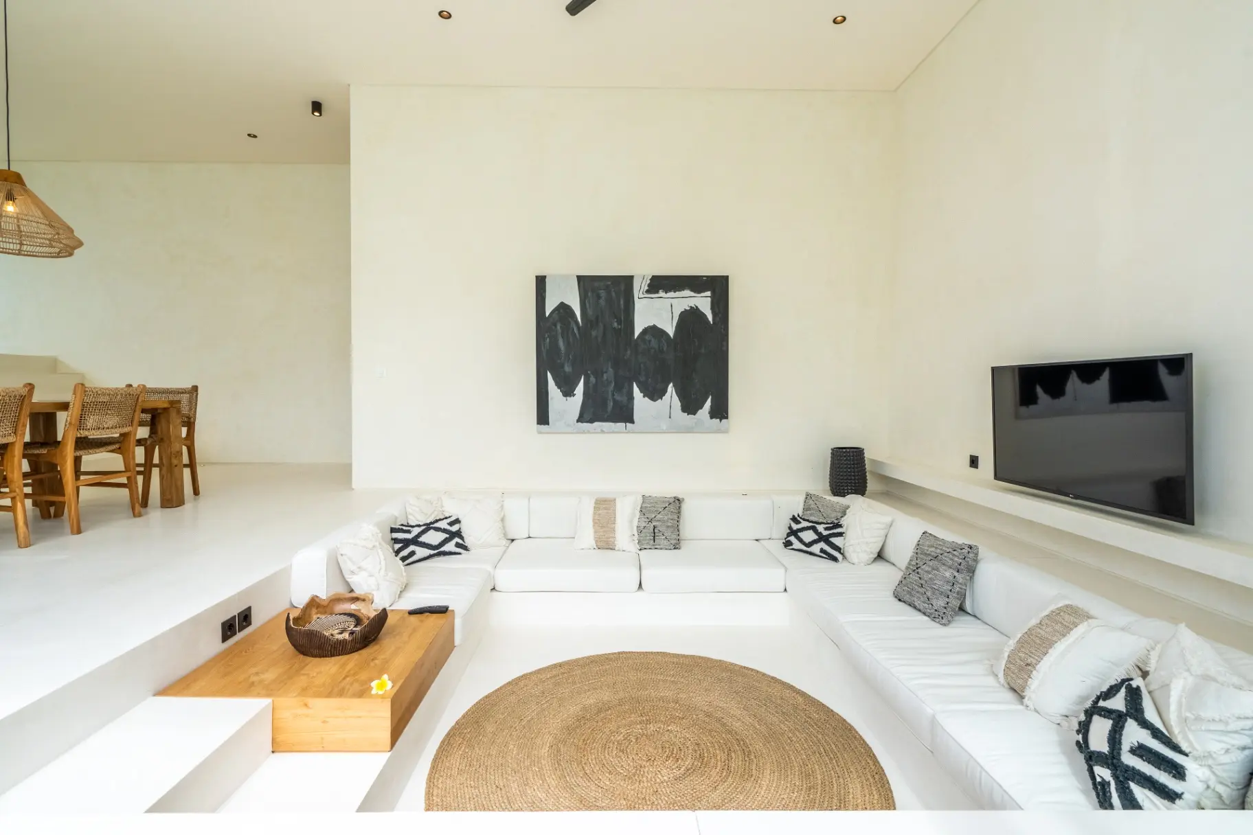 Casa Umalas - Exclusive 2BR Garden-Pool Villa Canggu Center — image 4