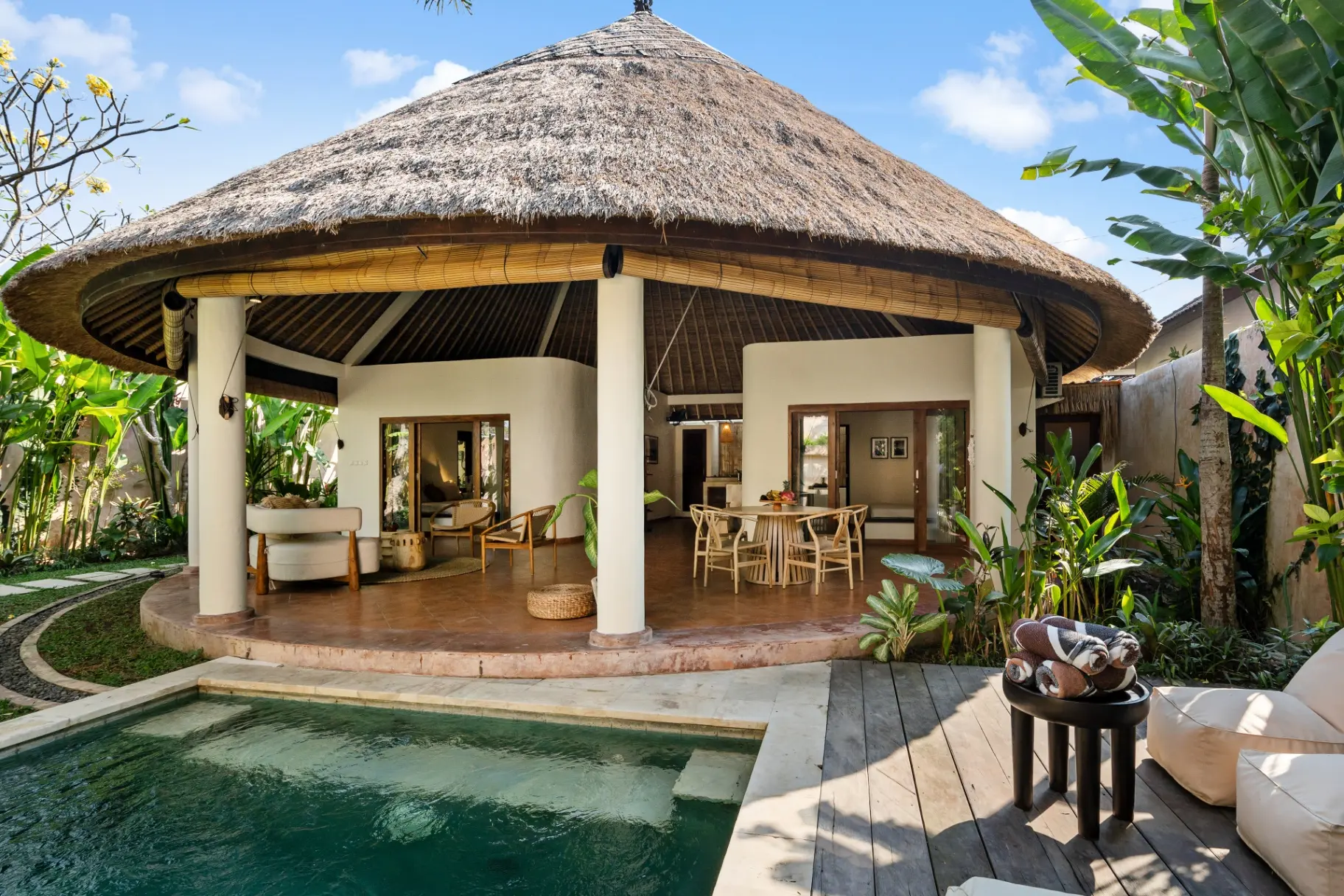 Flor -Designer 2BR Canggu Villa | Lush Garden & Pool