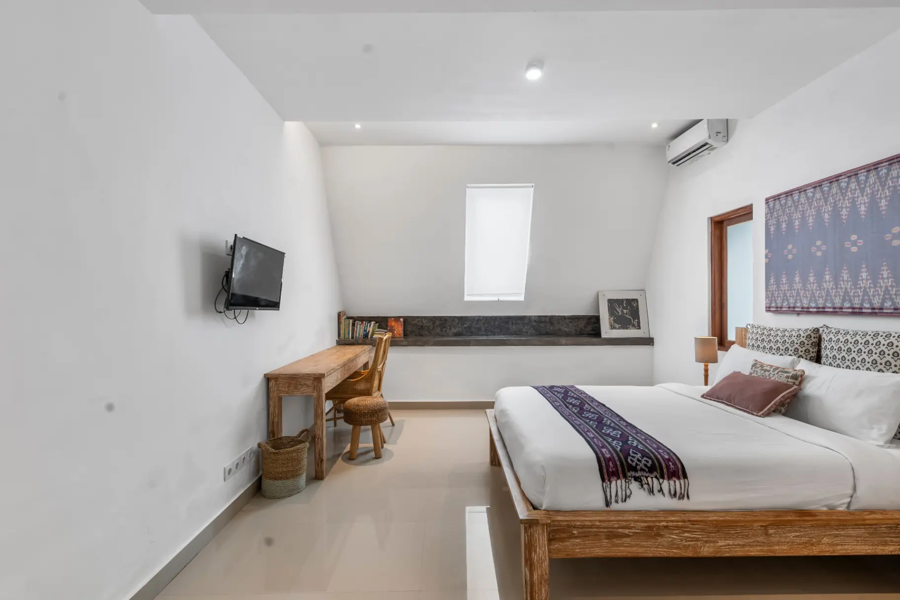 Tropical Garden Villa - 5 Minutes from the Beach — image 4