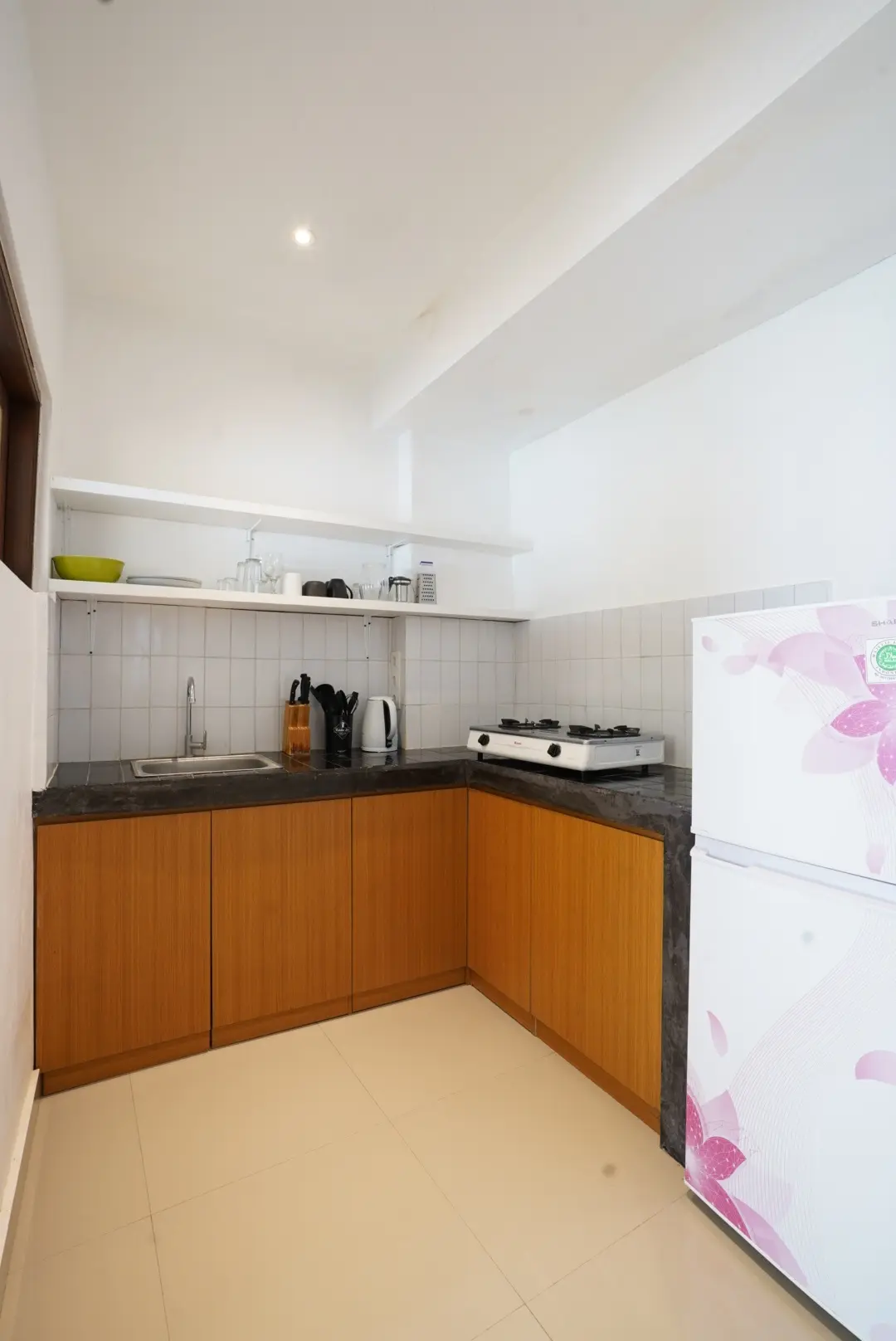 Tropical Garden Villa - 5 Minutes from the Beach — image 3