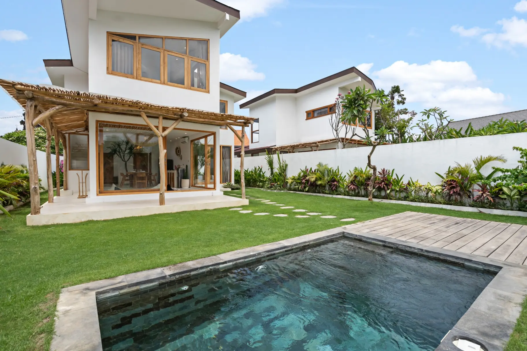 Gigi Sun - 3BR Spacious Pool & Garden Villa Canggu — image 2