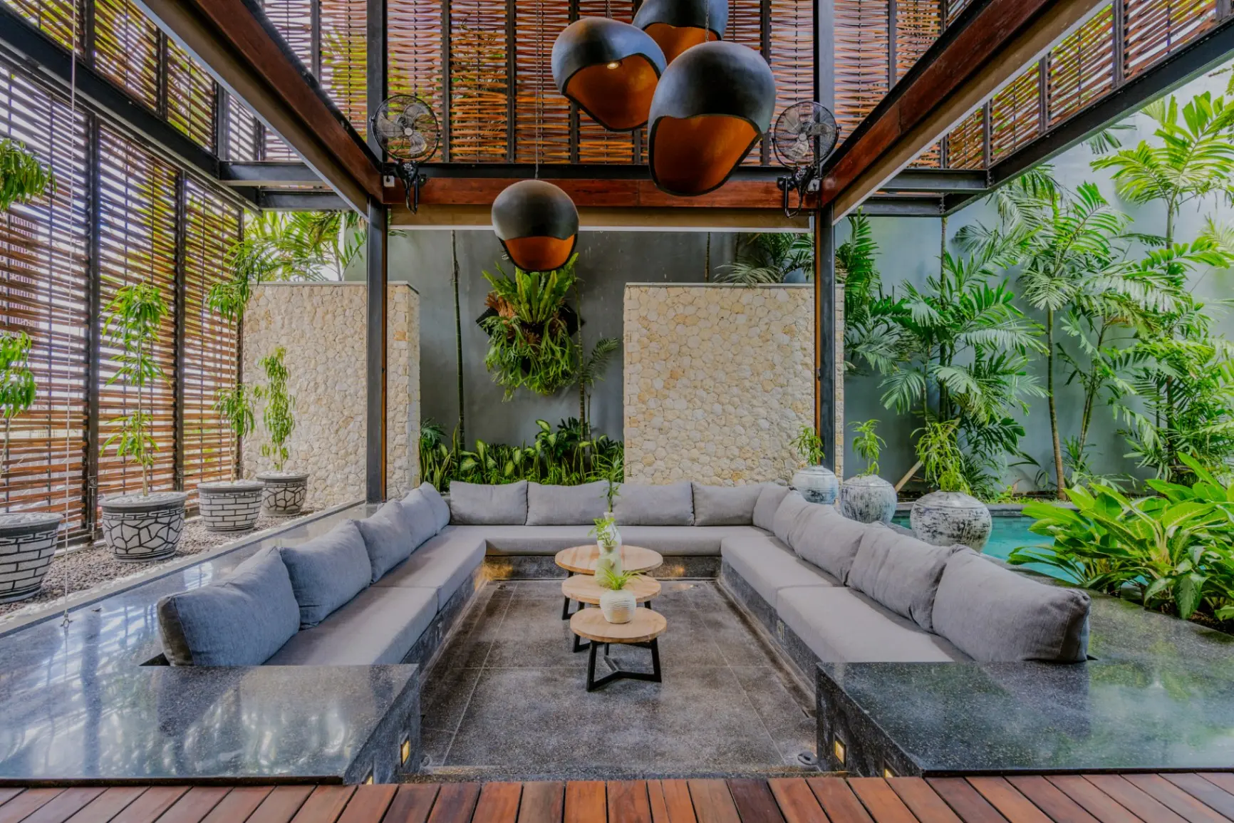 Hollow -Luxury 5BR Canggu | Tranquil Pool & Rooftop