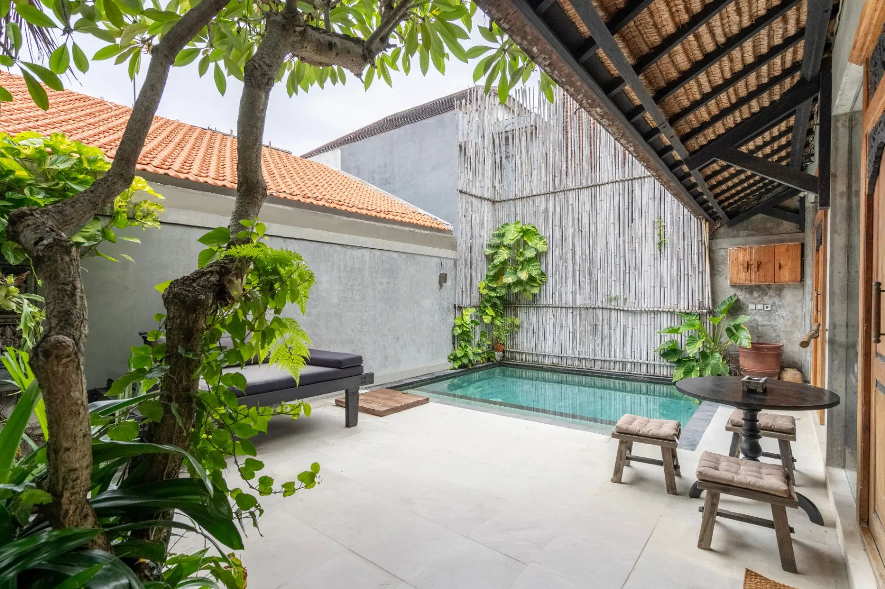 Jardin - 1BR Balinese Fusion Pool Villa near Finns & Atlas — image 2