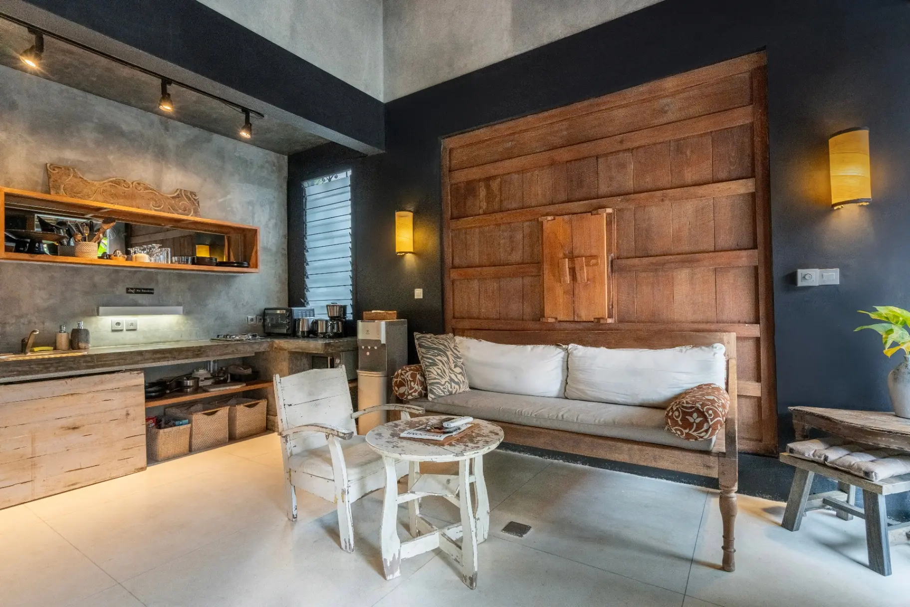 Jardin - 1BR Balinese Fusion Pool Villa near Finns & Atlas — image 4