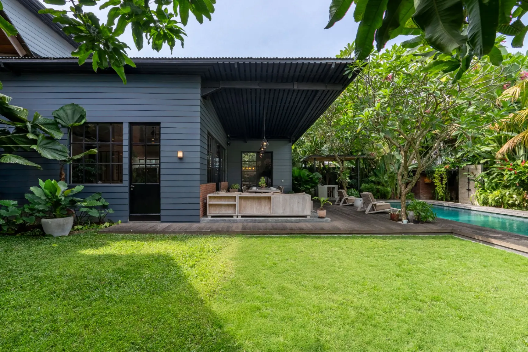 Bon Ton - 5BR Luxury villa w/ Gym Garden & Outdoor Activity — image 2