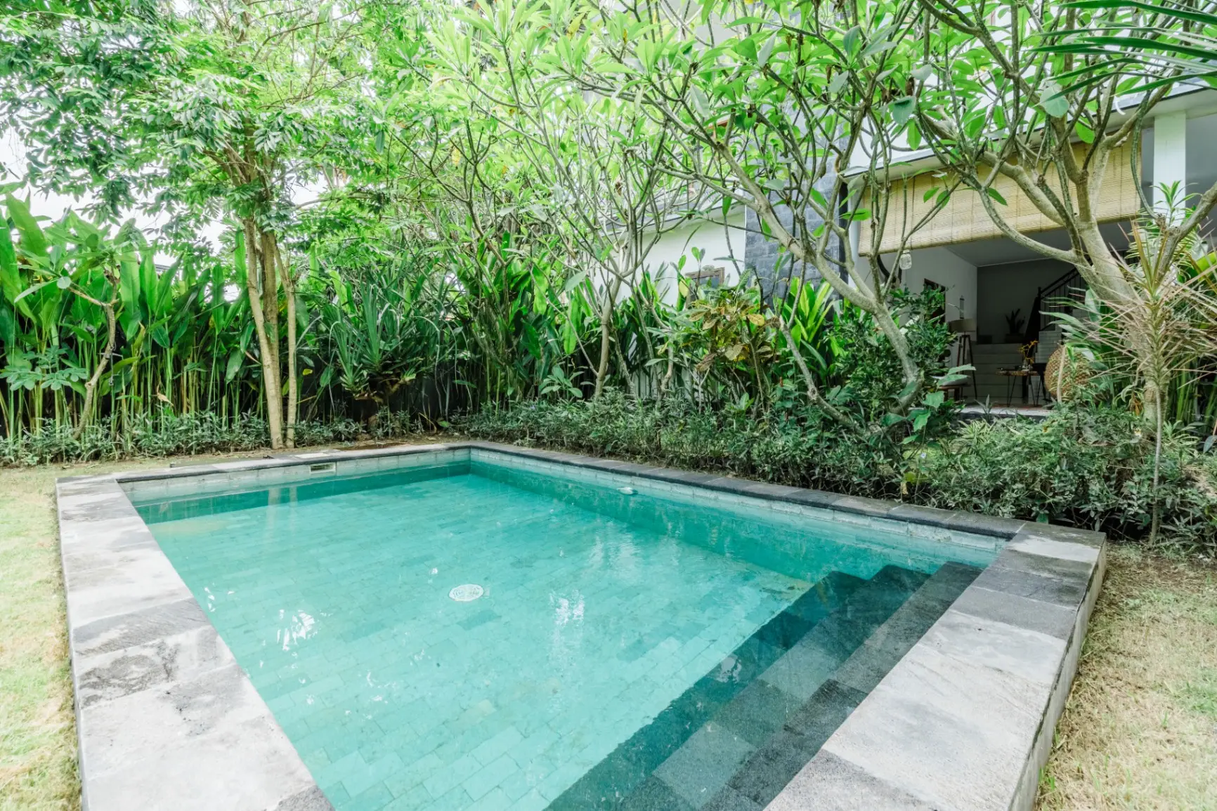 3BR Canggu Villa Beachside w/ PrivatePool & Garden