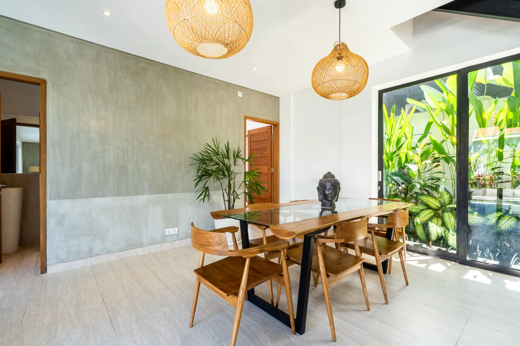 Joy - 3BR Charming Villa with Private Pool & Balcony — image 3