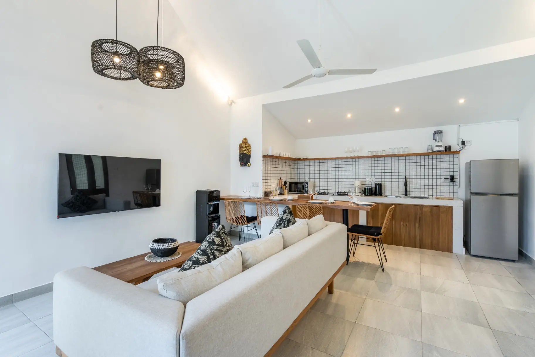 New Modern Comfort Pool Villa Near Berawa beach — image 2