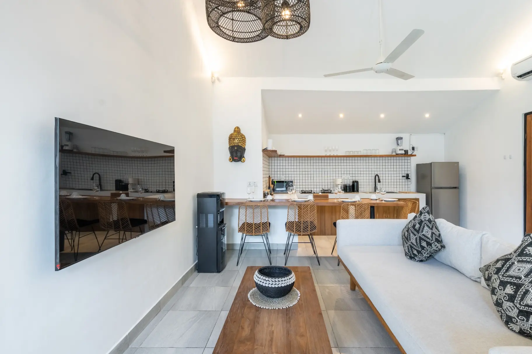 New Modern Comfort Pool Villa Near Berawa beach — image 4