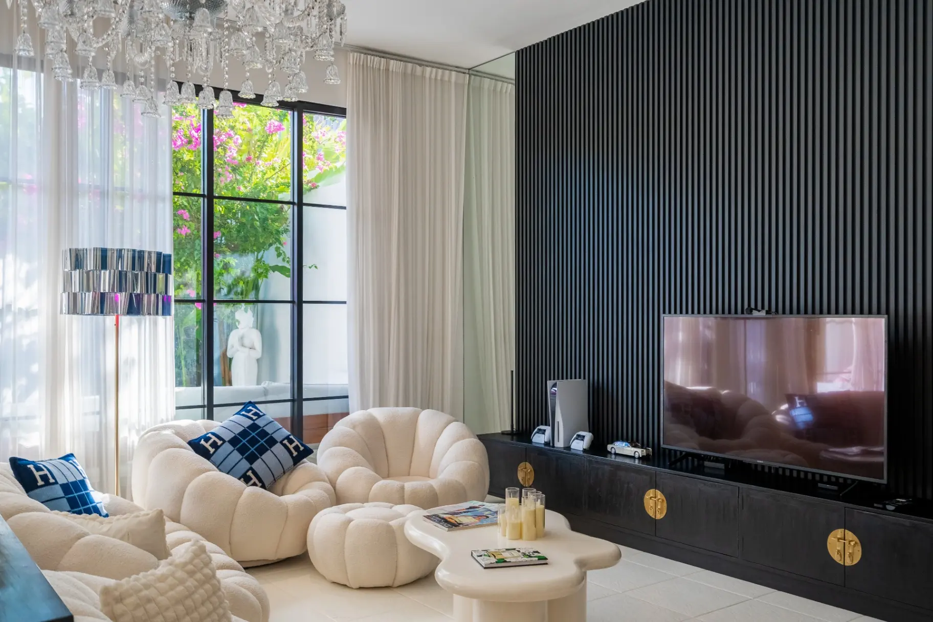 Lilian - Luxury 2 BR Branded Villa Canggu w/ Pool — image 2