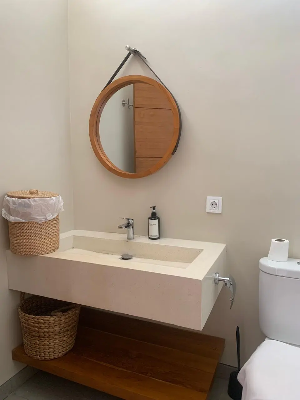 Modern 3-Bedroom Villa -Babakan Canggu — image 4
