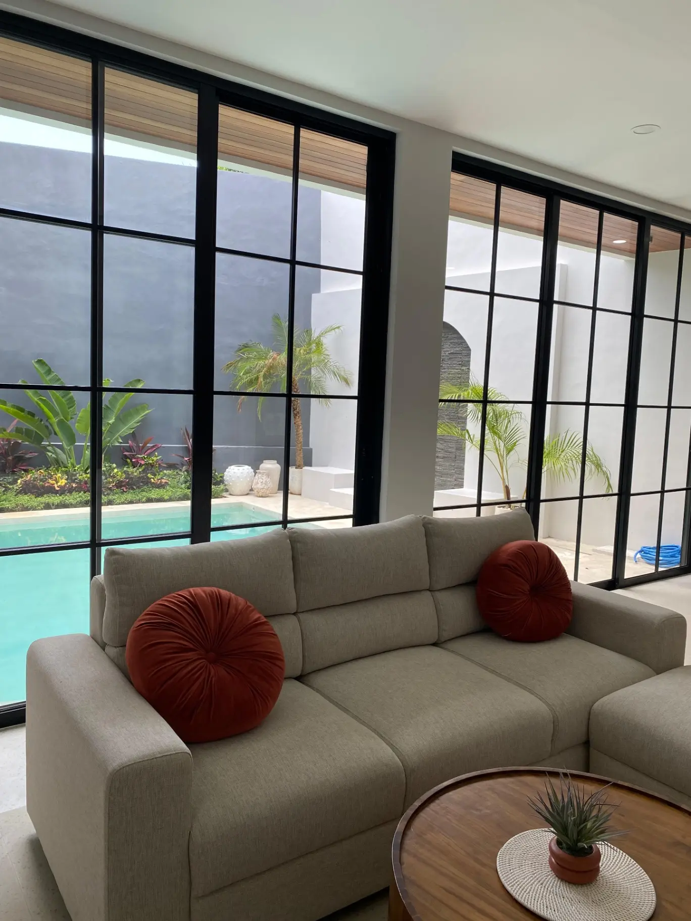 MODERN 3 BR VILLA in PERERENAN — image 2