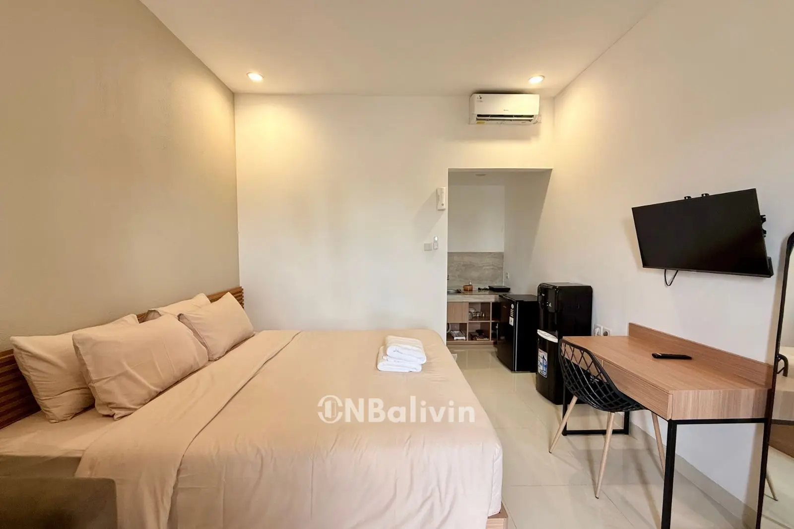 Cozy Studio with Rice Field View in Seseh – Balinese Charm & Comfort — image 3