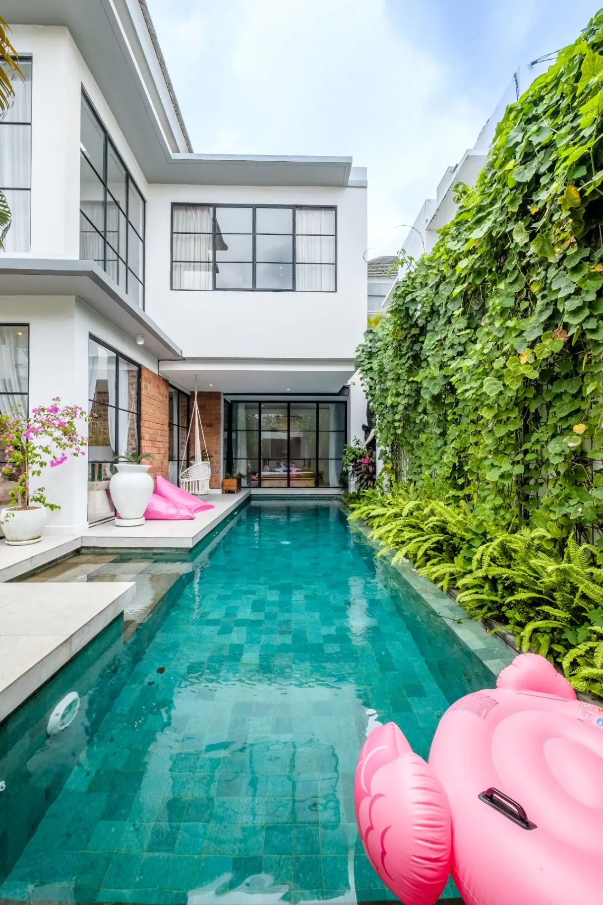 Maison Jolie - 4BR Designer Canggu Villa | Pool Near Cafés — image 1